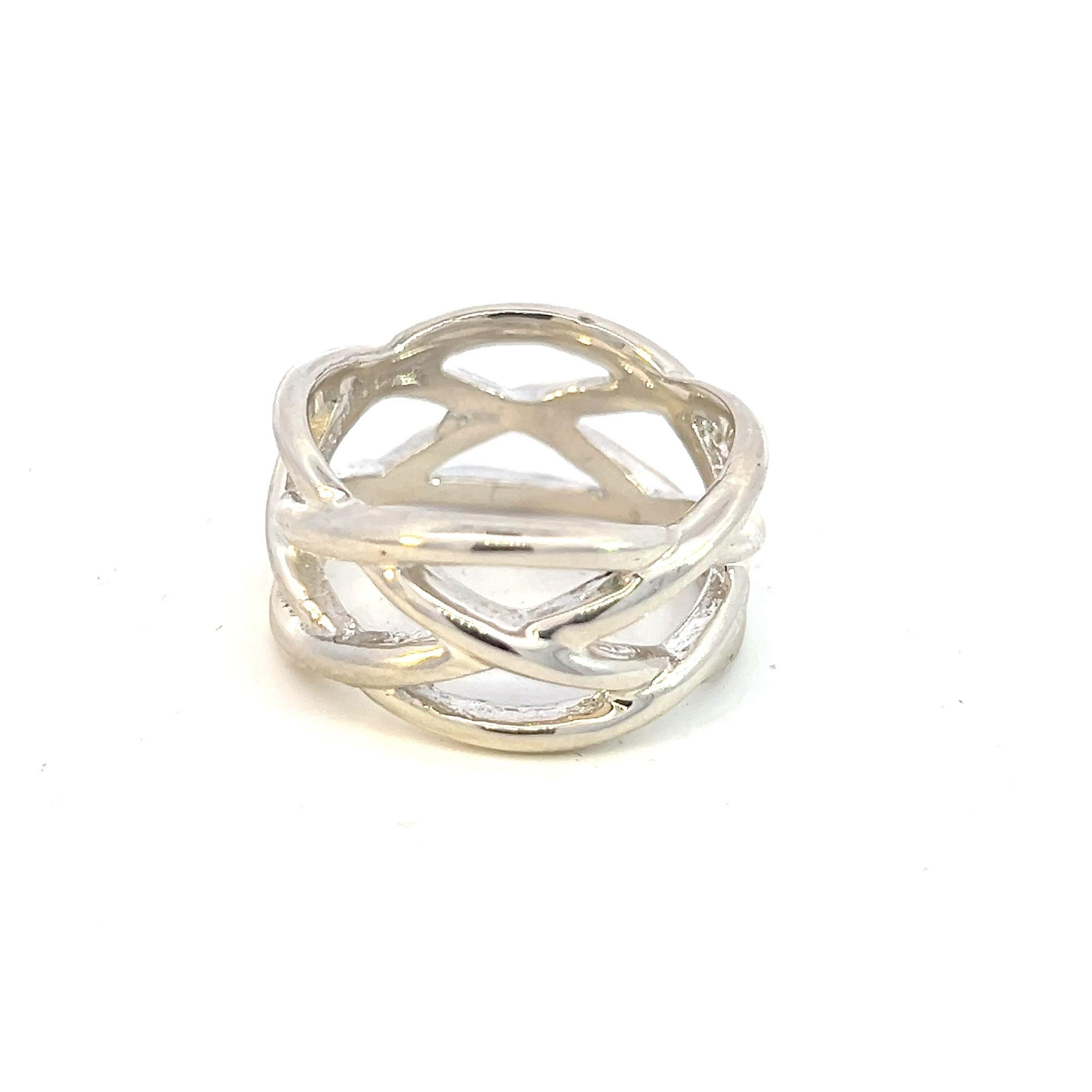 Authentic Tiffany & Co Estate Celtic Knot Ring Size 10 Sterling Silver 12 mm TIF565

TRUSTED SELLER SINCE 2002

PLEASE SEE OUR HUNDREDS OF POSITIVE FEEDBACKS FROM OUR CLIENTS!!

FREE SHIPPING

DETAILS
Style: Celtic Knot
Ring Size: 10
Length: 12