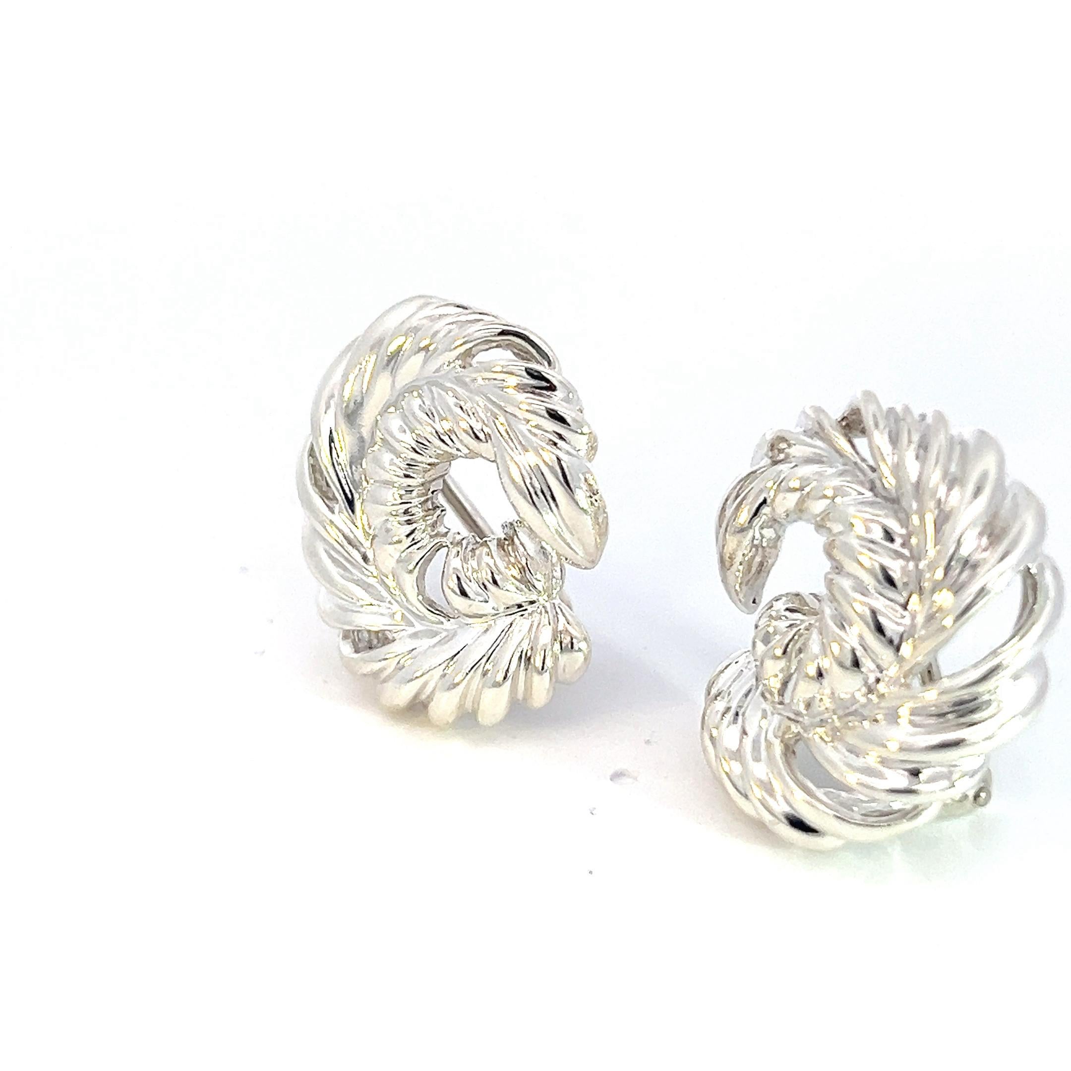 Tiffany & Co Estate Clip-on Earrings Silver In Good Condition For Sale In Brooklyn, NY