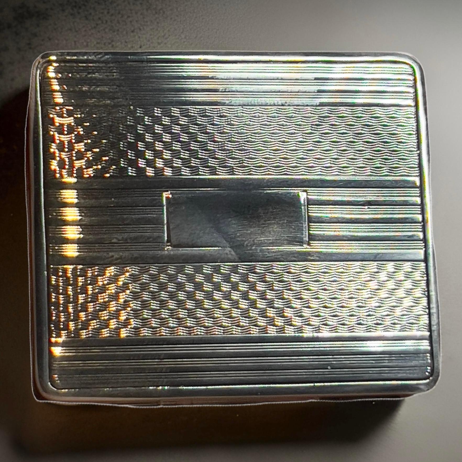 Tiffany & Co. Estate Specchio Compatto Argento Sterling 43,9 Grammi in vendita 6