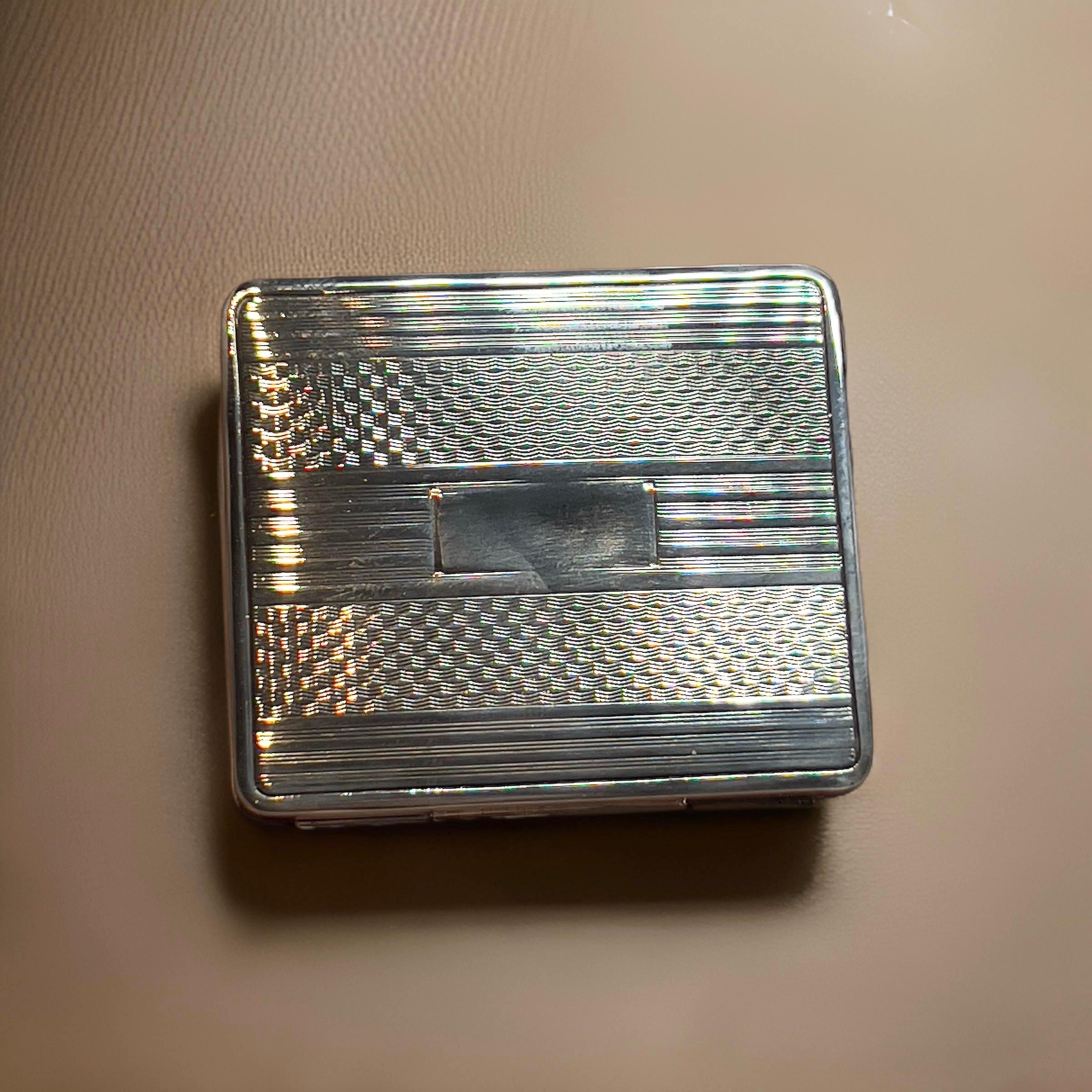 Tiffany & Co. Estate Specchio Compatto Argento Sterling 43,9 Grammi In condizioni buone in vendita a Brooklyn, NY