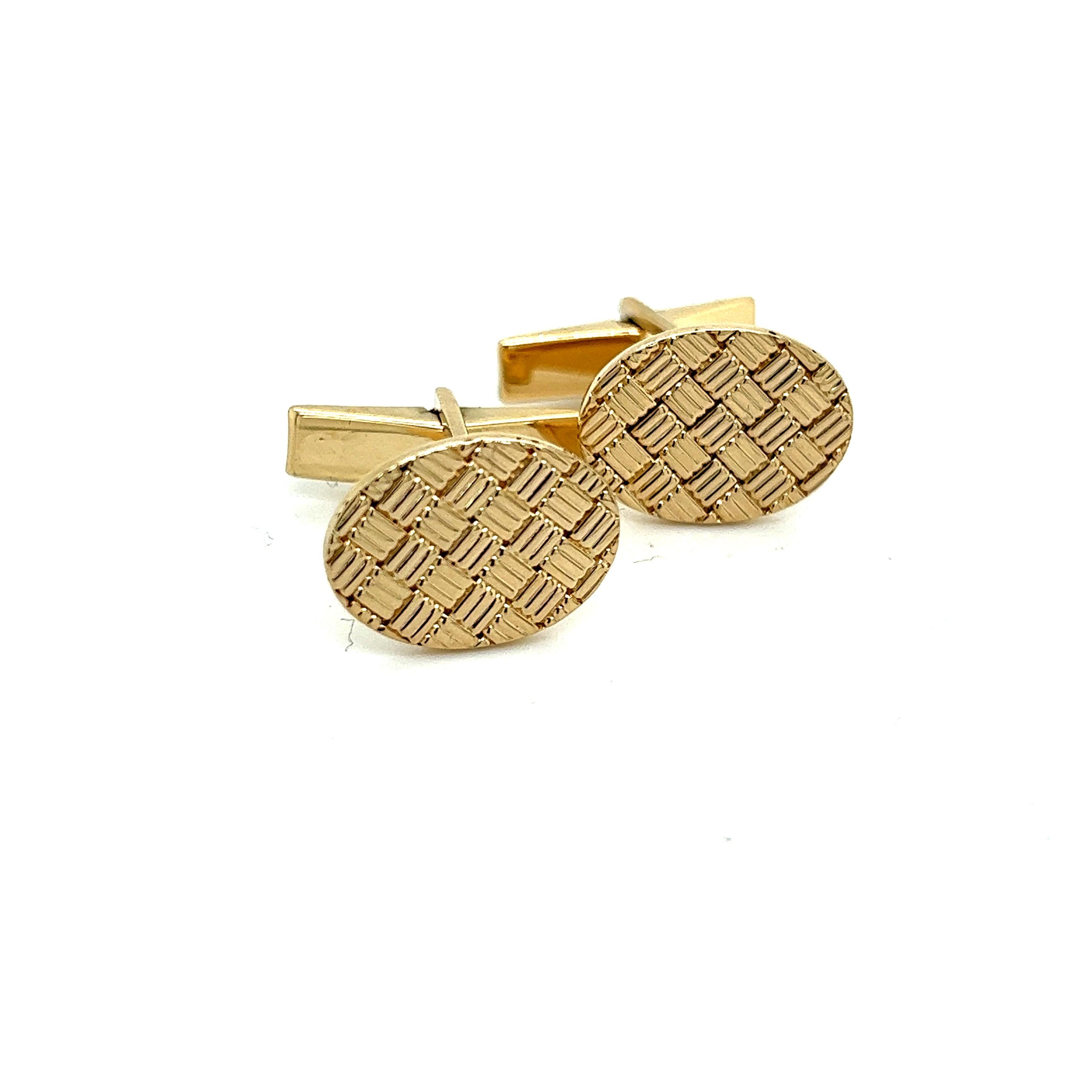 Tiffany & Co Estate Cufflinks 14k Y Gold In Good Condition For Sale In Brooklyn, NY
