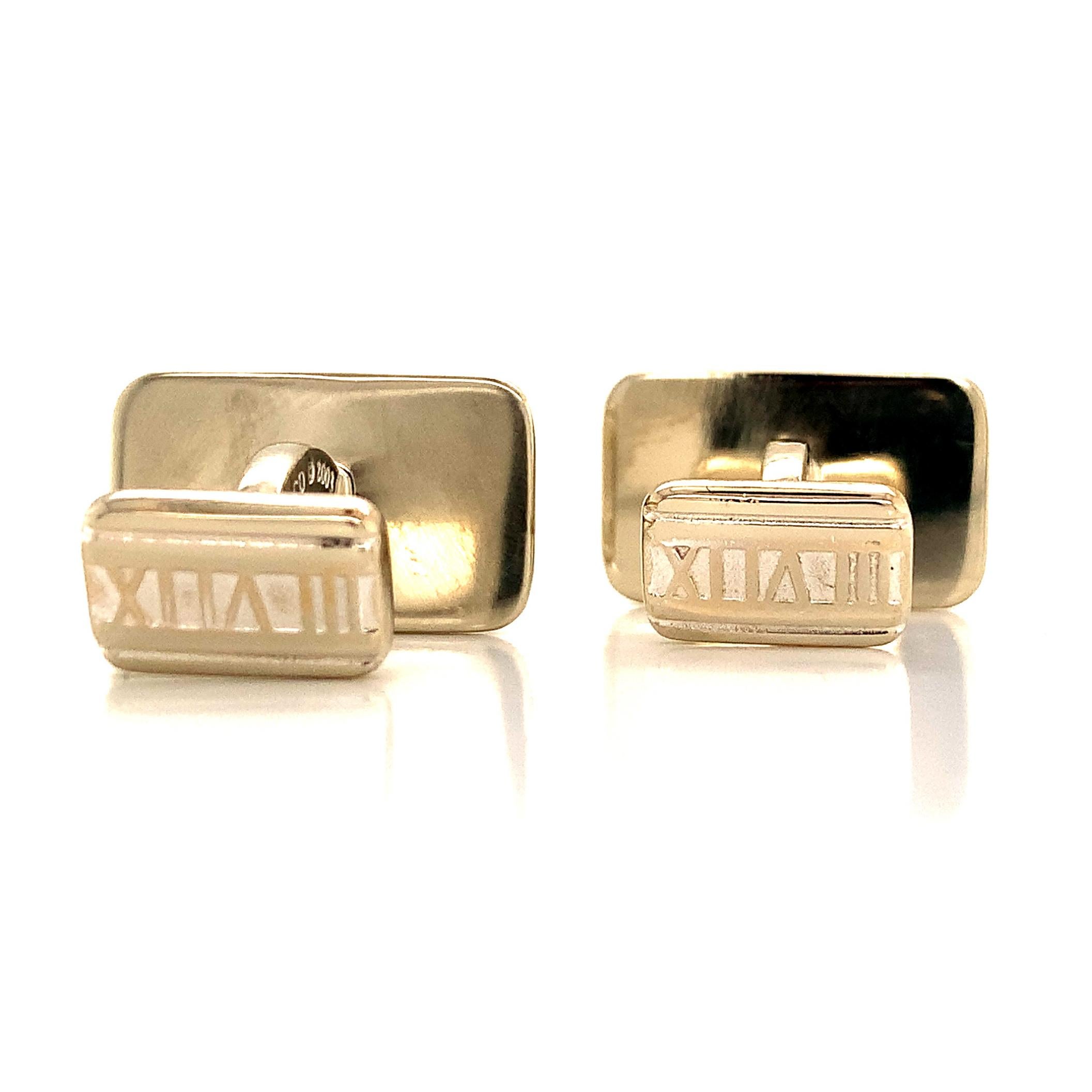 Tiffany & Co. Estate Cufflinks Roman Numeral Sterling Silver 10.5 Grams TIF43
 
This elegant Authentic Tiffany & Co Men's Cufflinks has a weight of 10.5 Grams.
 
The Tiffany & Co items have the natural patina As they are estate silver pieces.
 
We
