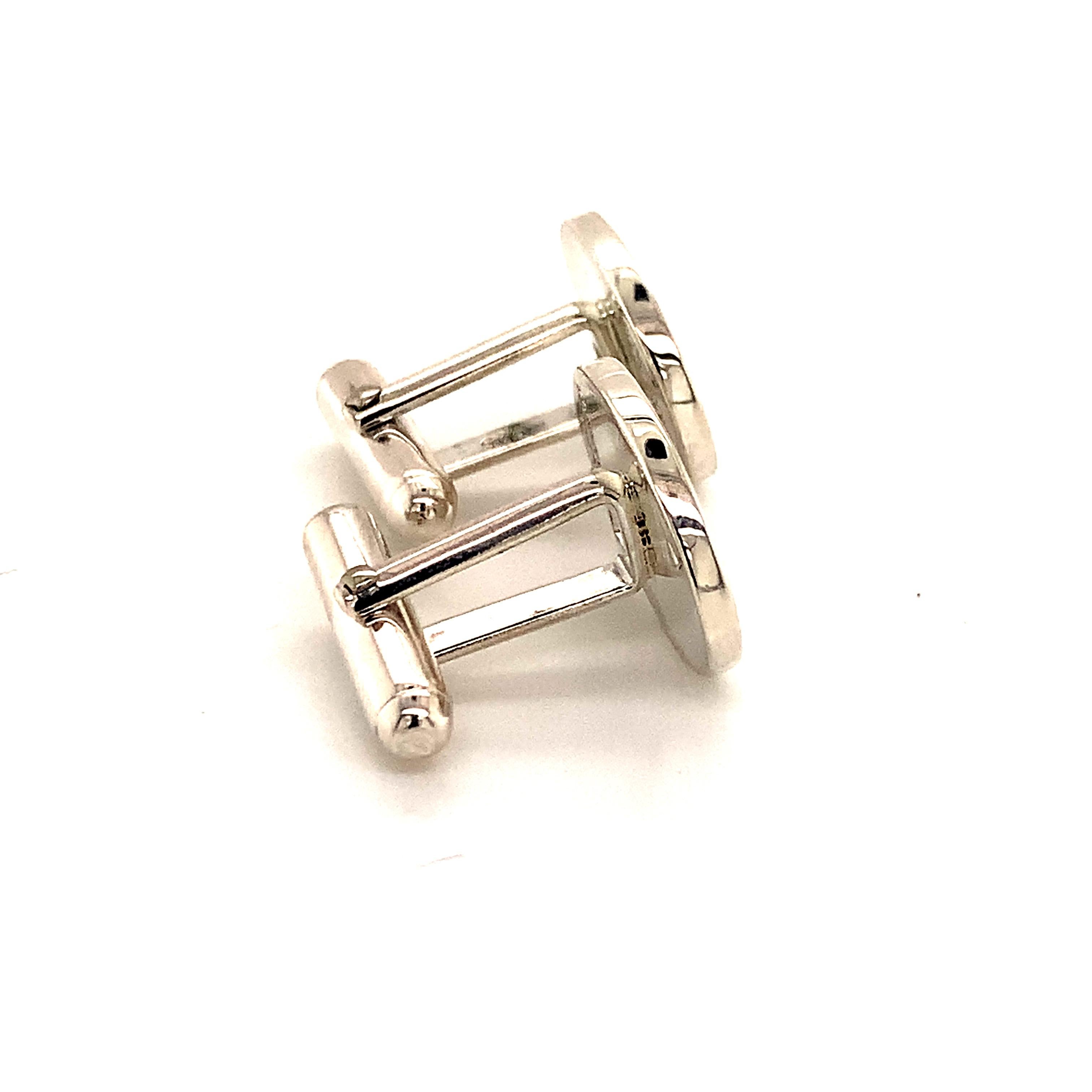 Tiffany & Co. Estate Cufflinks Sterling Silver 12.28 Grams TIF42
 
This elegant Authentic Tiffany & Co Men's Cufflinks has a weight of 12.28 Grams.
 
The Tiffany & Co items have the natural patina As they are estate silver pieces.
 
We polish most