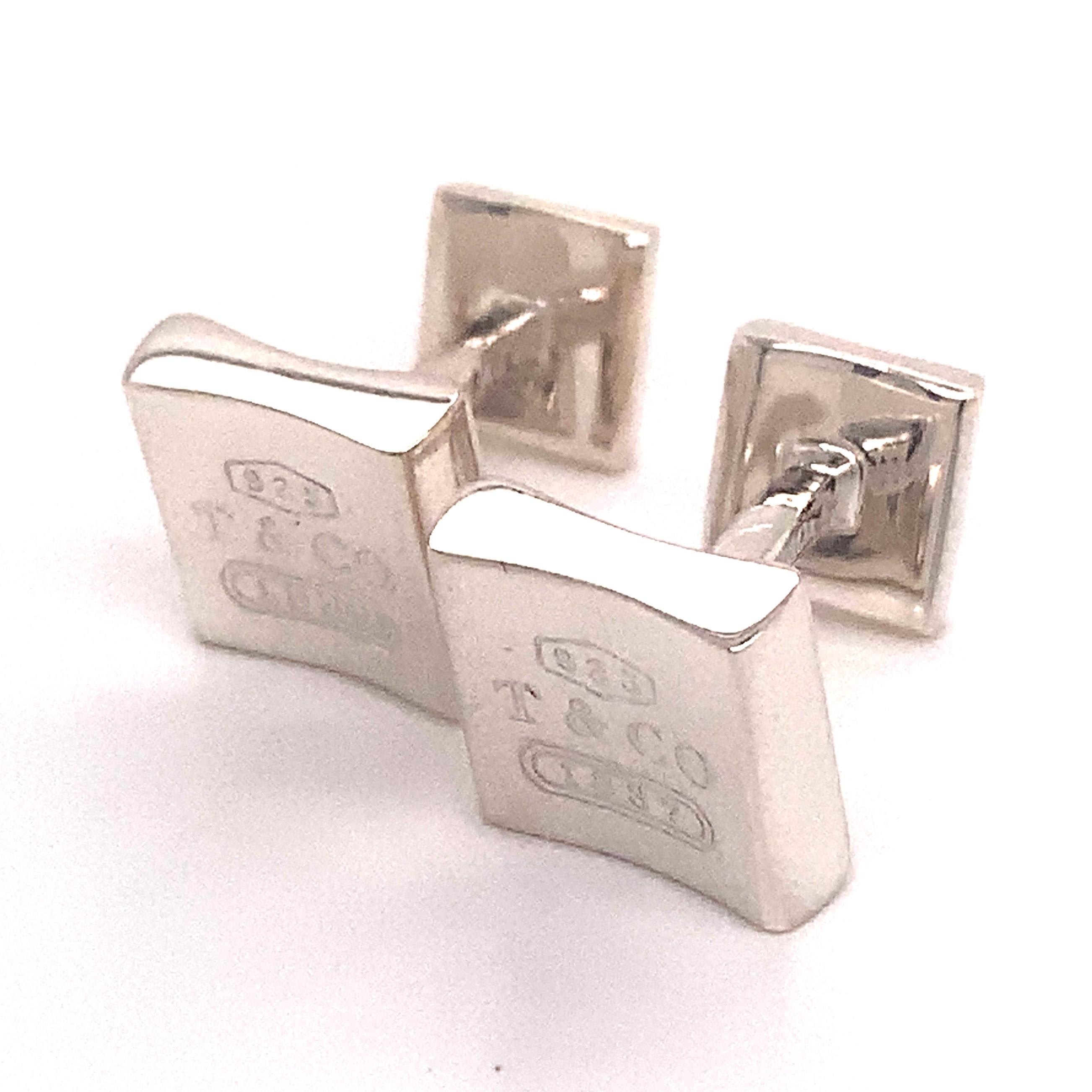 Tiffany & Co Estate Cufflinks Sterling Silver TIF48
  
The Tiffany & Co items have a natural patina As they are estate silver pieces.
 
We polish most of our estate Tiffany pieces so that they will be fresh for their new owners but many clients wish