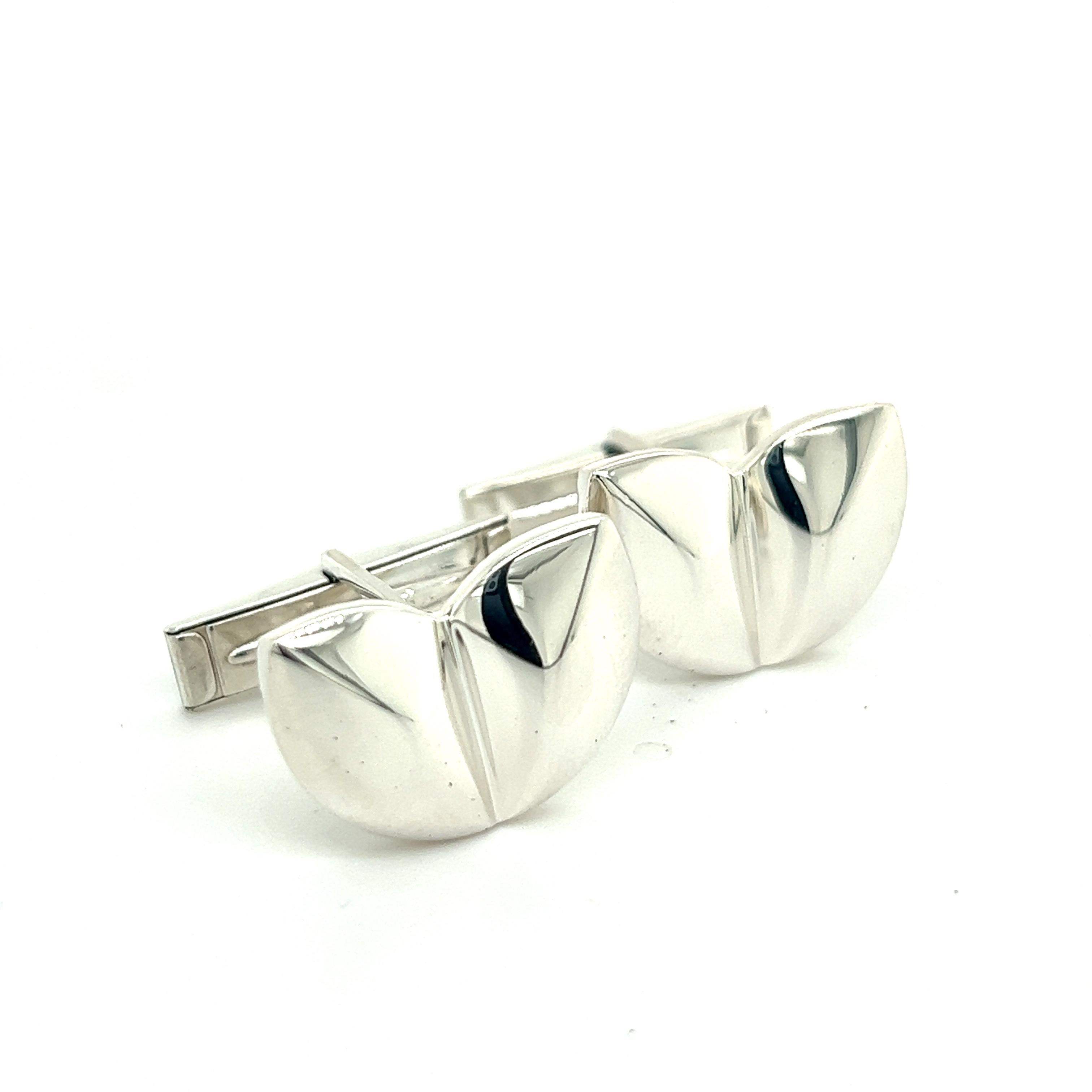 Tiffany & Co Estate Cufflinks Sterling Silver TIF305

These elegant Authentic Tiffany & Co Men's Cufflinks are made of sterling silver and have a weight of 8 grams.

TRUSTED SELLER SINCE 2002

PLEASE SEE OUR HUNDREDS OF POSITIVE FEEDBACKS FROM OUR