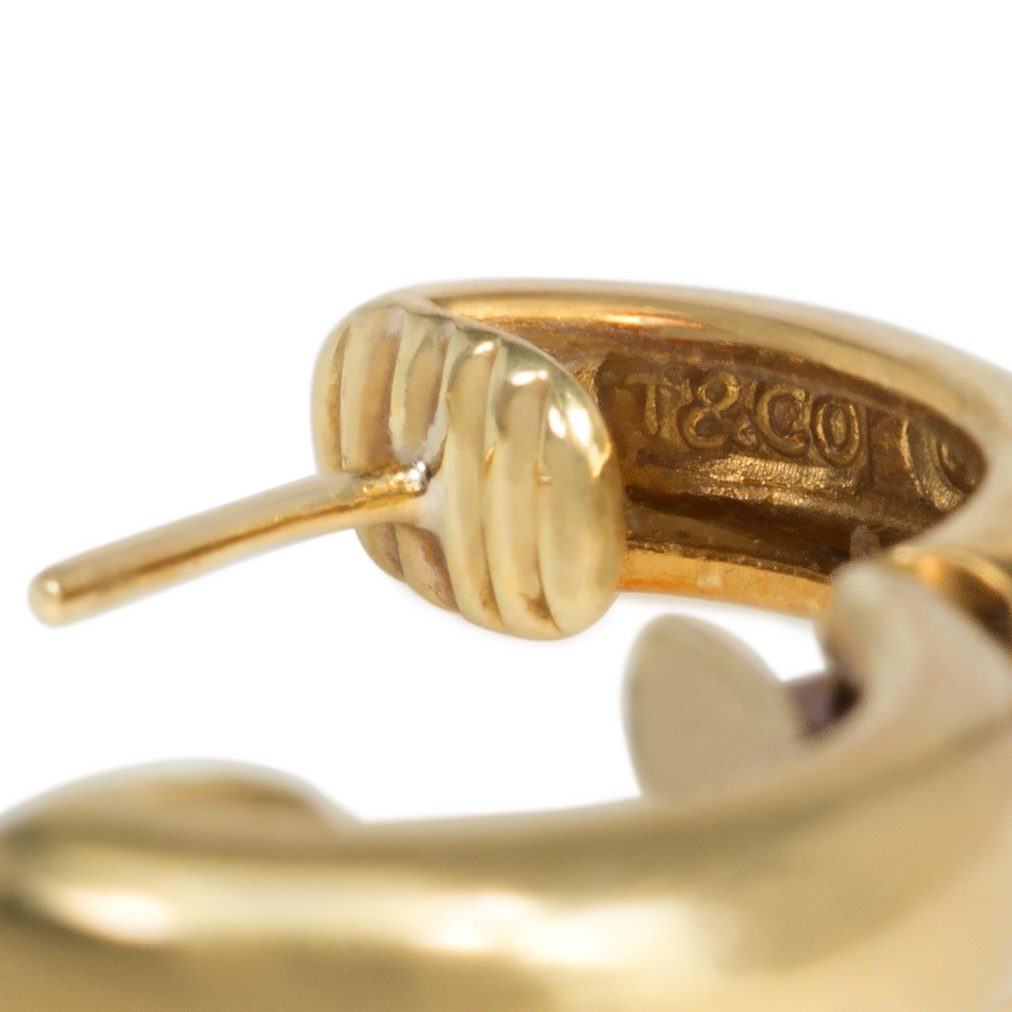Oval Cut Tiffany & Co. Estate Gold and Interlocking Carnelian Link Earrings For Sale