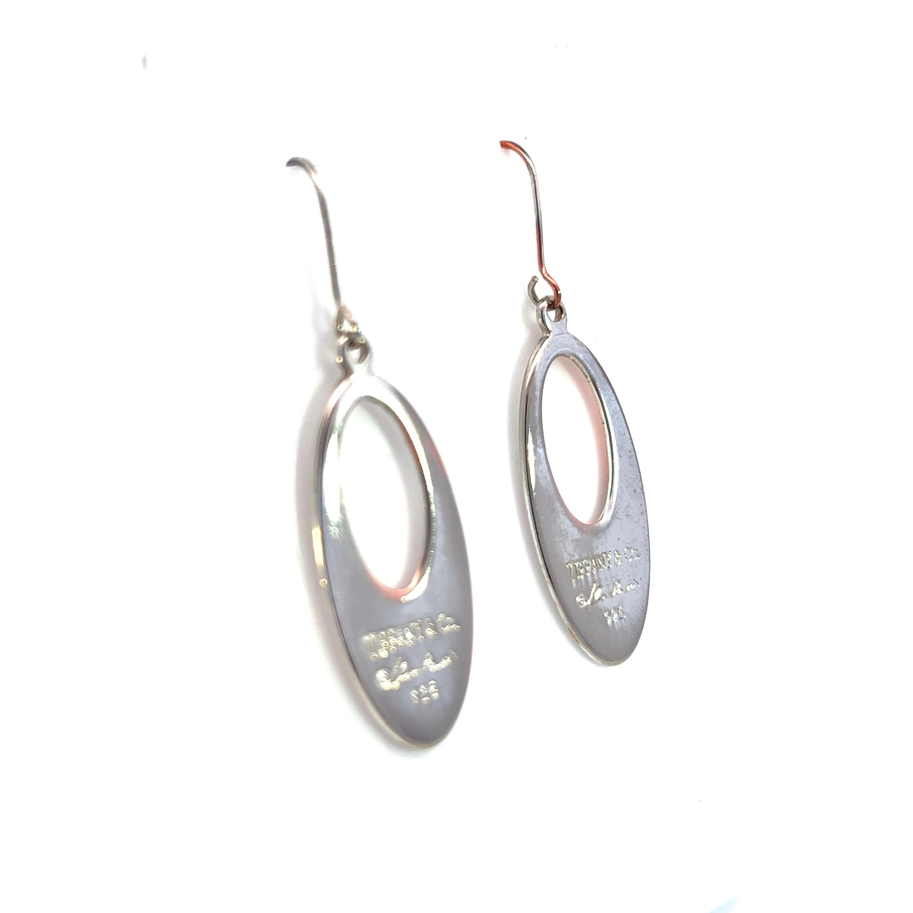 Authentic Tiffany & Co Estate Hanging Earrings Sterling Silver By Elsa Peretti 35 mm TIF558

TRUSTED SELLER SINCE 2002

PLEASE SEE OUR HUNDREDS OF POSITIVE FEEDBACKS FROM OUR CLIENTS!!

FREE SHIPPING

DETAILS
Style: Hanging Earrings
Designer: Elsa