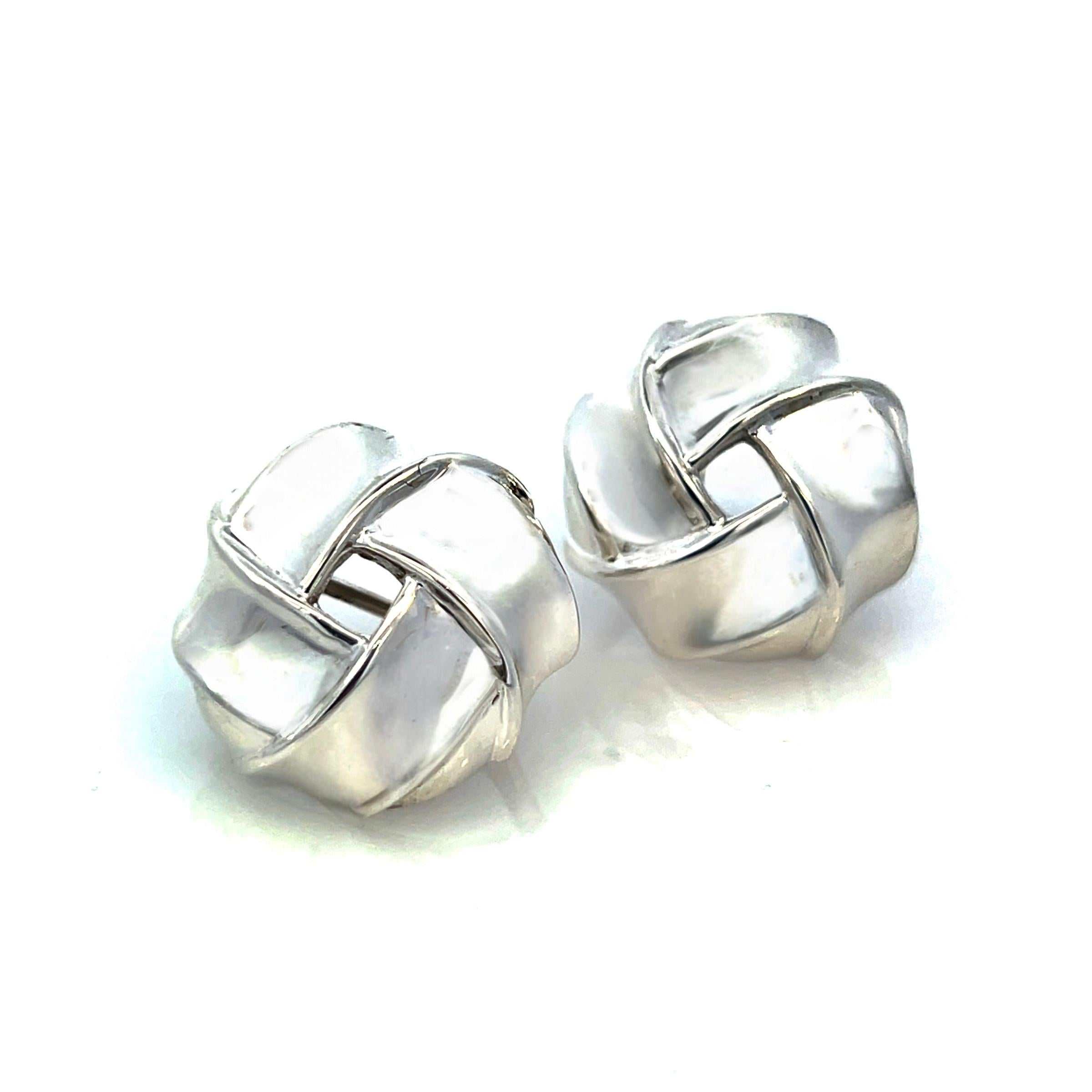 Authentische Tiffany & Co Estate großen Liebesknoten Ohrringe Sterling Silber TIF831

Diese eleganten Authentic Tiffany & Co Ohrringe sind aus Sterlingsilber gefertigt. Die Ohrringe sind neu poliert und sehen wunderschön aus.

VERTRAUENSWÜRDIGER