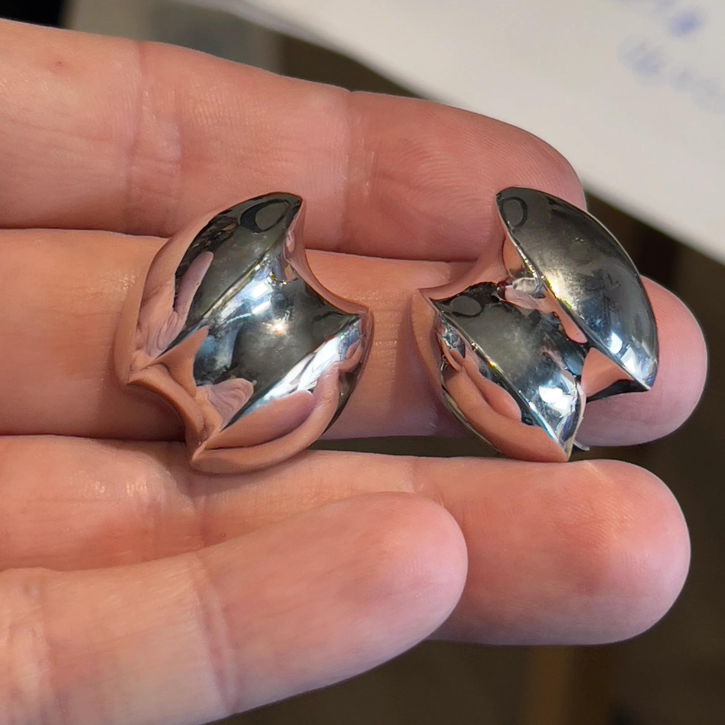 Pendientes abombados grandes Tiffany & Co Estate Plata de ley 6,5 gramos en Bueno estado para la venta en Brooklyn, NY