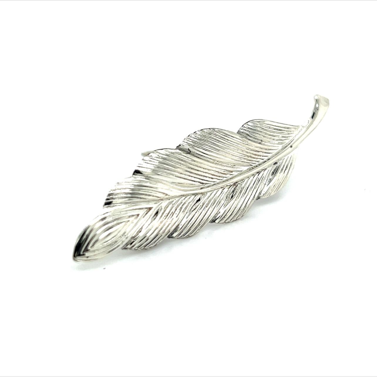 Tiffany & Co Estate Leaf Brooch Pin Sterling Silver TIF289
 
TRUSTED SELLER SINCE 2002
 
PLEASE SEE OUR HUNDREDS OF POSITIVE FEEDBACKS FROM OUR CLIENTS!!
 
FREE SHIPPING!!

DETAILS
Style: Leaf
Weight: 4.2 Grams
Metal: Sterling Silver
 
The Tiffany &