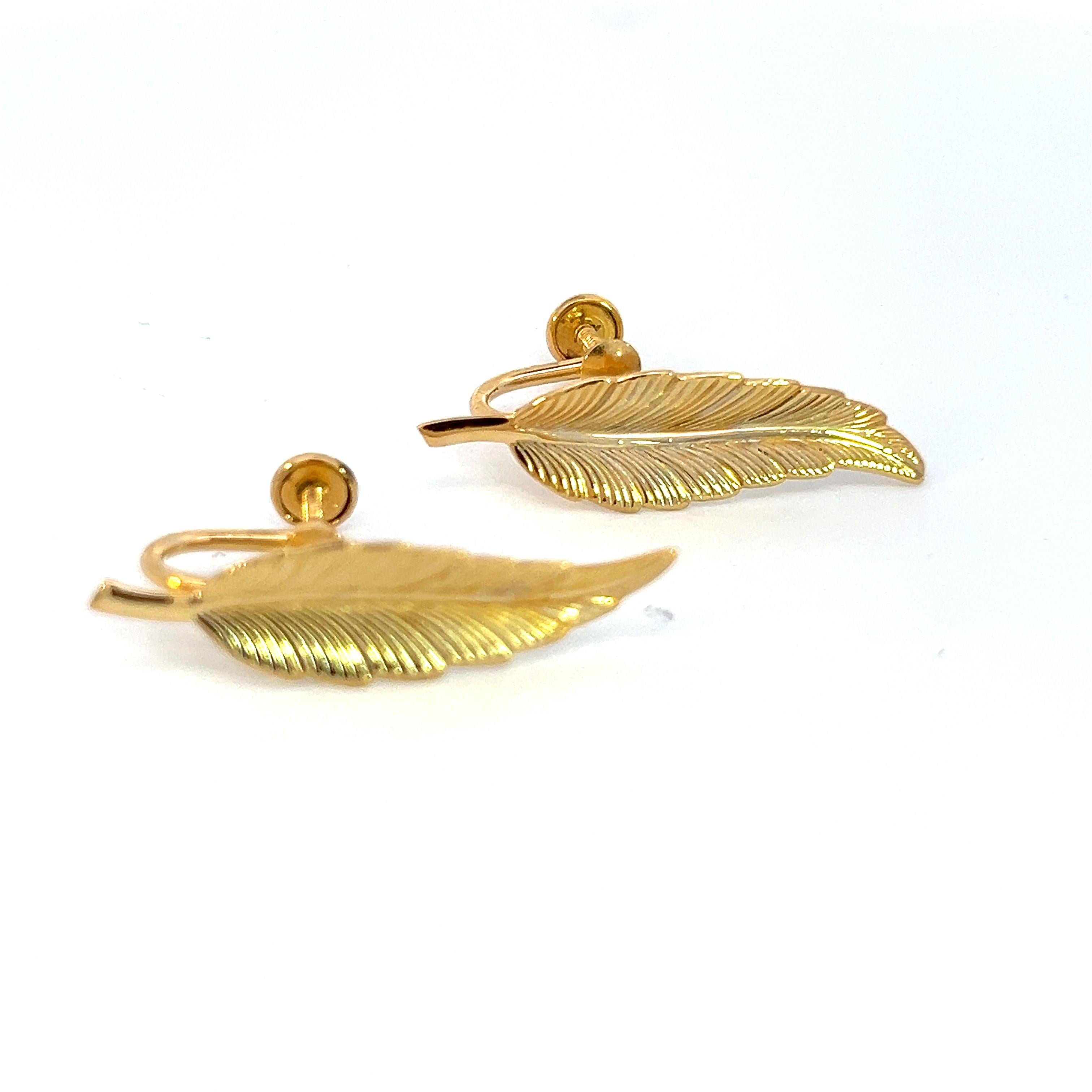 Pendientes auténticos Tiffany & Co Estate Hoja con clip chapados en oro de 14k TIF550

Estos elegantes pendientes auténticos de Tiffany & Co pesan 3.6 gramos.

VENDEDOR DE CONFIANZA DESDE 2002

¡¡POR FAVOR VEA NUESTROS CIENTOS DE COMENTARIOS