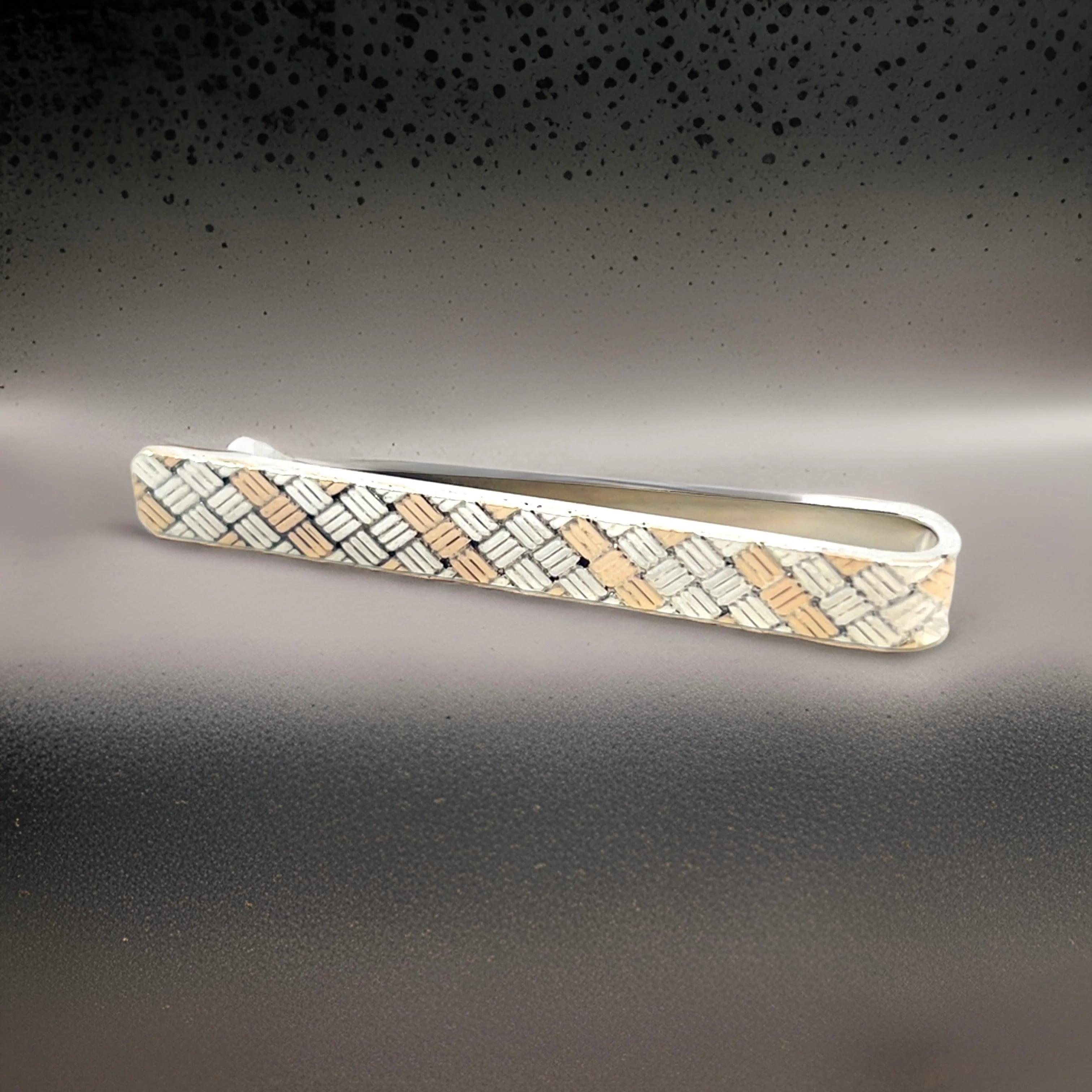 Tiffany & Co Estate Alfiler de corbata con clip de plata de ley + oro de 14 quilates en venta 5