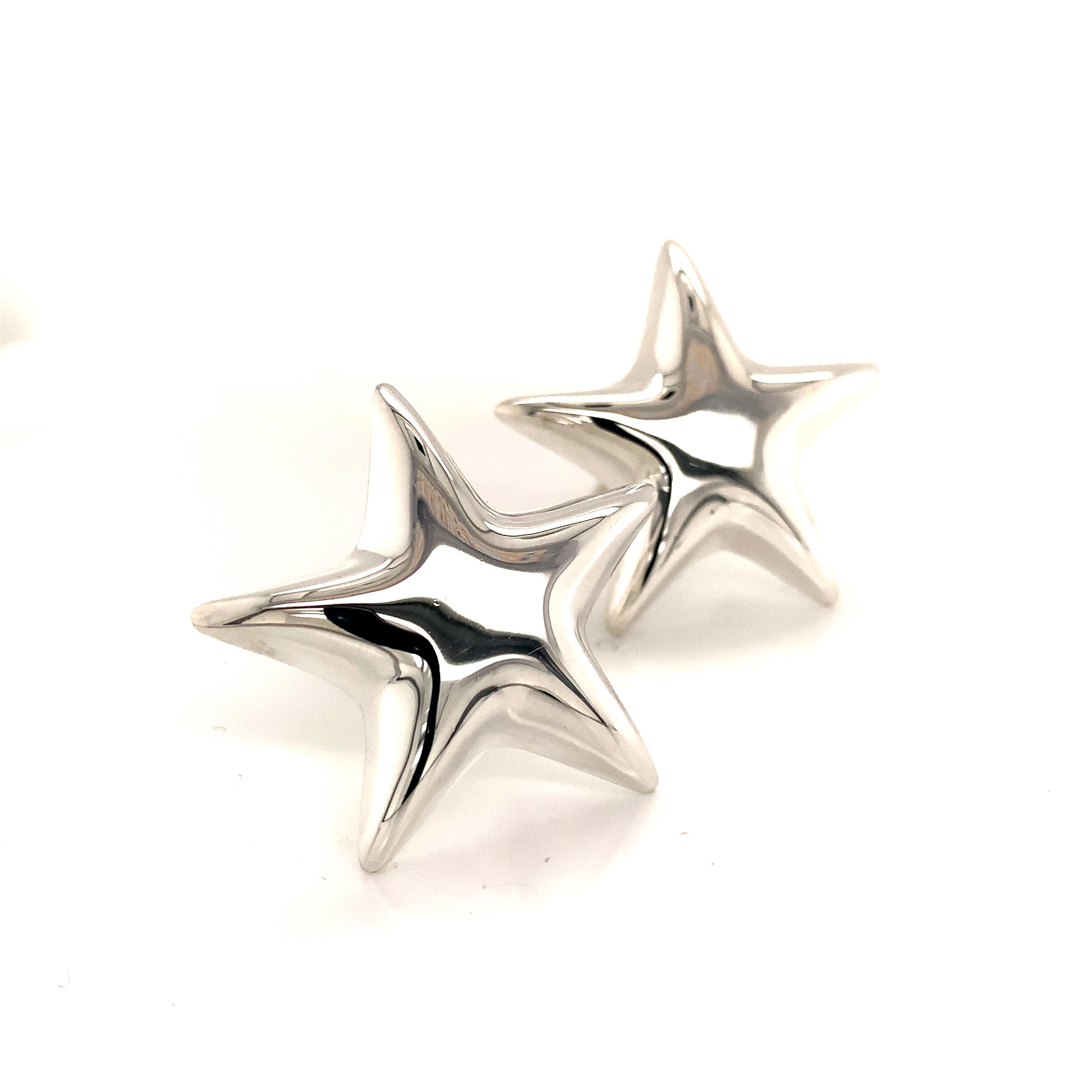 Tiffany & Co Estate Omega Back Star Earrings Sterling Silver 18.9 Grams TIF92

(No Piercing)
 
These elegant Authentic Tiffany & Co star earrings have a weight of 18.9 Grams.

TRUSTED SELLER SINCE 2002
 
PLEASE SEE OUR HUNDREDS OF POSITIVE FEEDBACKS