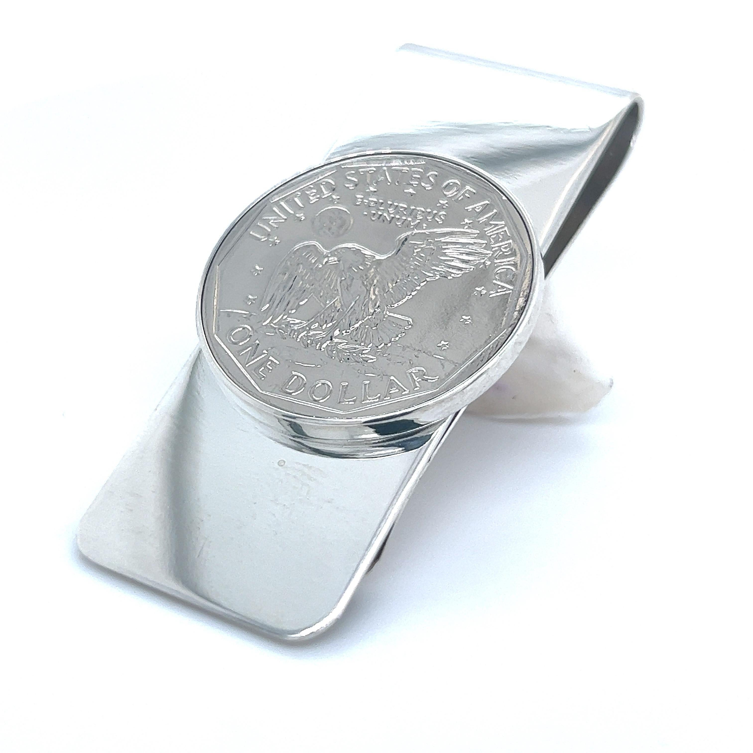 Tiffany & Co Estate One Dollar Coin Money Clip Silver TIF442

TRUSTED SELLER SINCE 2002

PLEASE SEE OUR HUNDREDS OF POSITIVE FEEDBACKS FROM OUR CLIENTS!!

FREE SHIPPING

This elegant Authentic Tiffany & Co. Men's sterling silver money clip has a