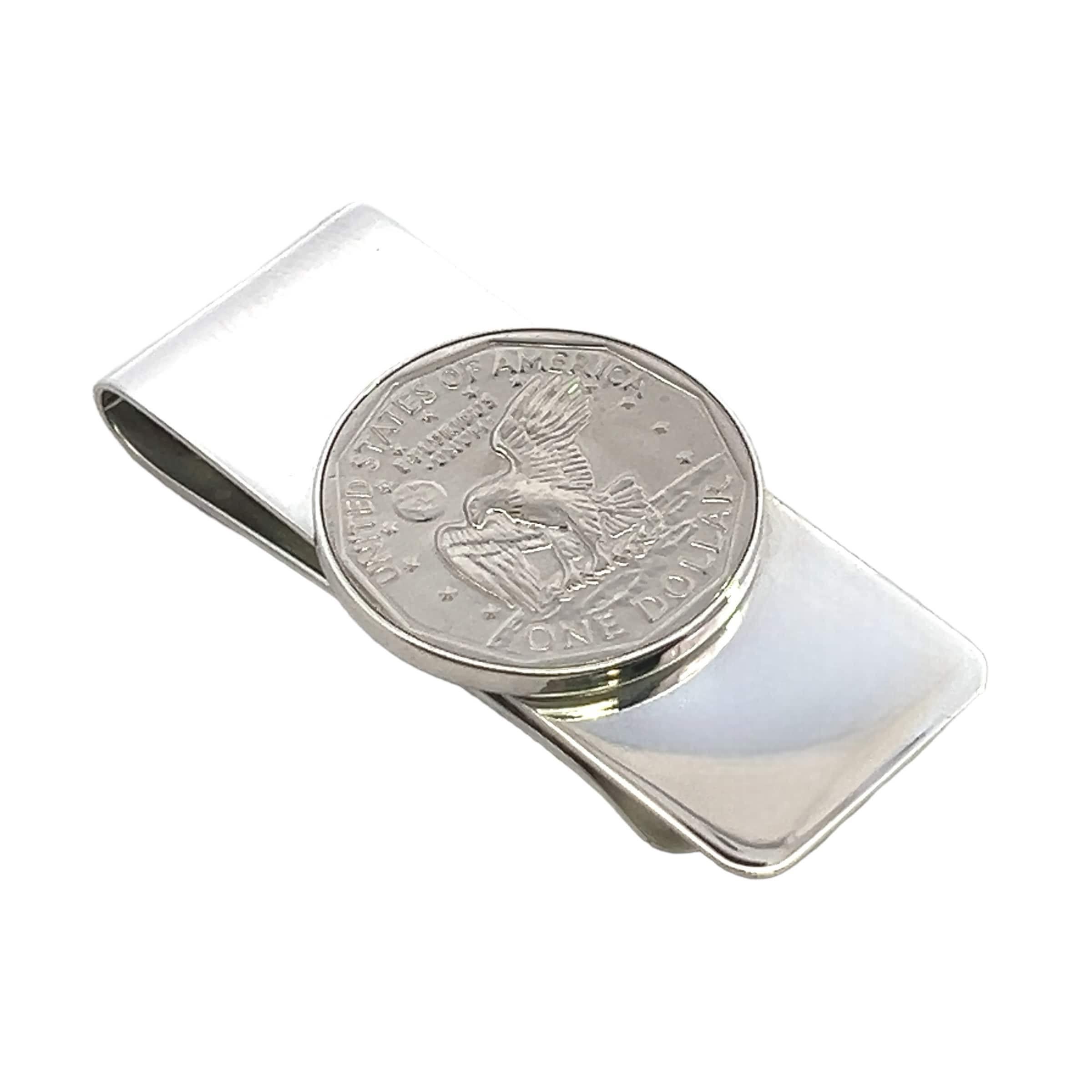 Tiffany & Co Estate One Dollar Coin Money Clip Sterling Silver TIF726

This beautiful Authentic Dollar Coin Tiffany Sterling Silver Money Clip has been newly polished and looks wonderful.

Ready to be newly engraved. 

TRUSTED SELLER SINCE