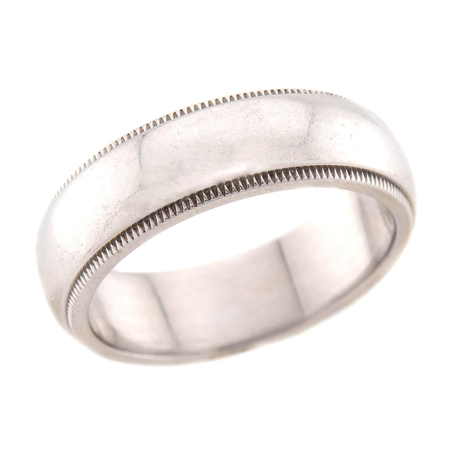 TIFFANY & CO. Anneau de mariage Estate en platine Bon état - En vente à Narberth, PA