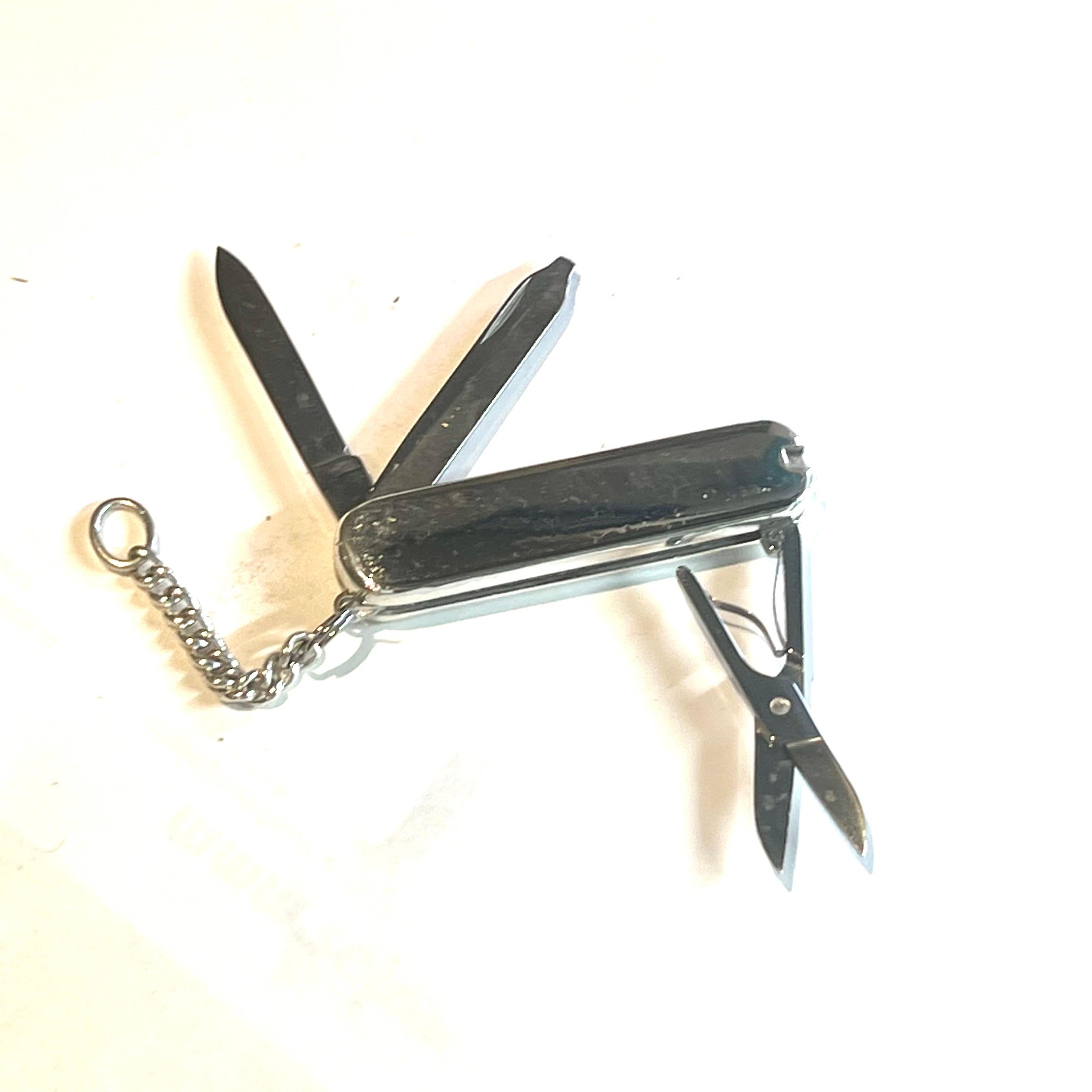 Couteau de poche Tiffany & Co avec chaîne à clé en argent 18 carats Unisexe en vente
