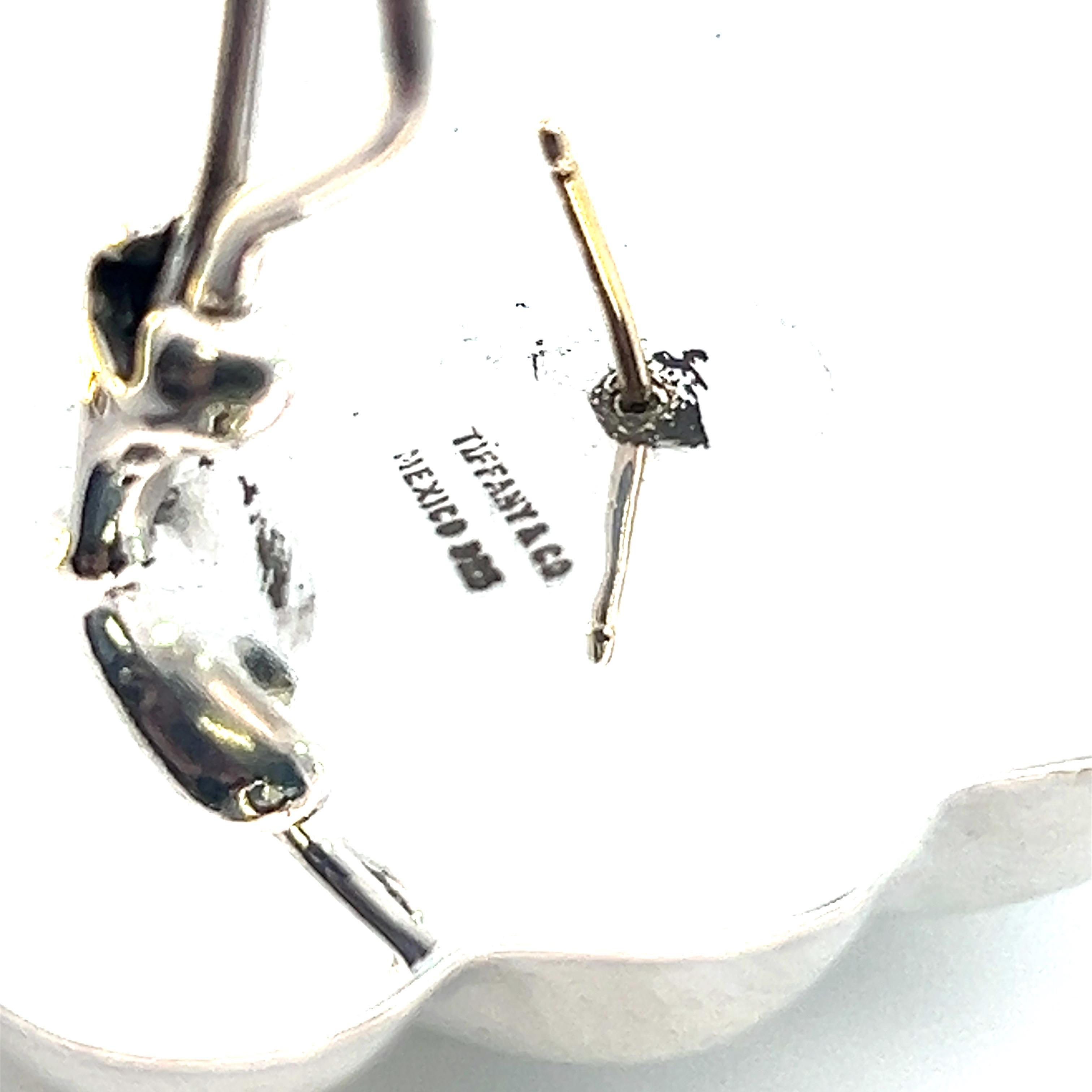 Tiffany & Co Estate Puffed Shell Omega Back Earrings en argent 21,30 grammes Bon état - En vente à Brooklyn, NY