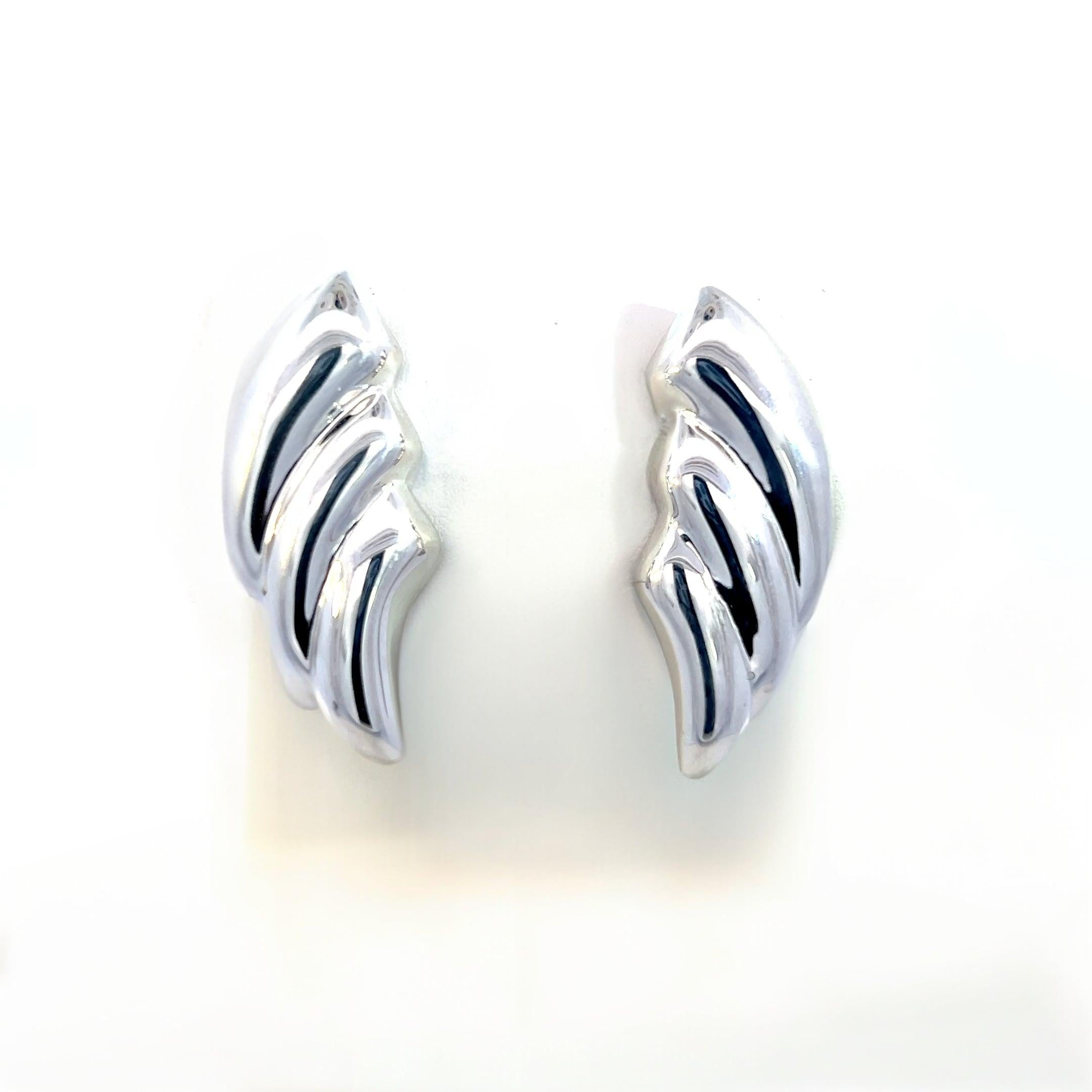 Pendientes de clip Tiffany & Co Estate Puffed Wings Plata de ley en venta 3