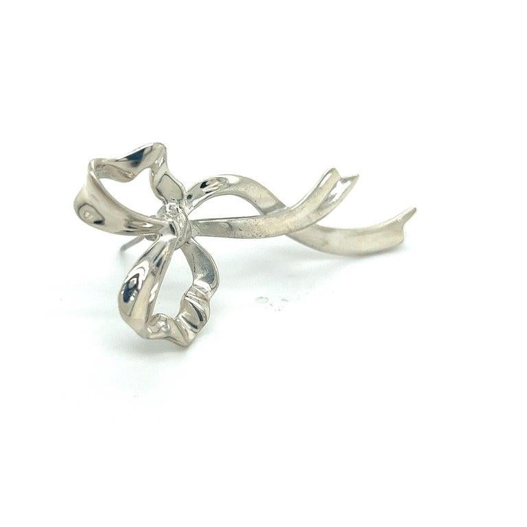 Tiffany & Co Estate Ribbon Brooch Pin Sterling Silver In Good Condition For Sale In Brooklyn, NY