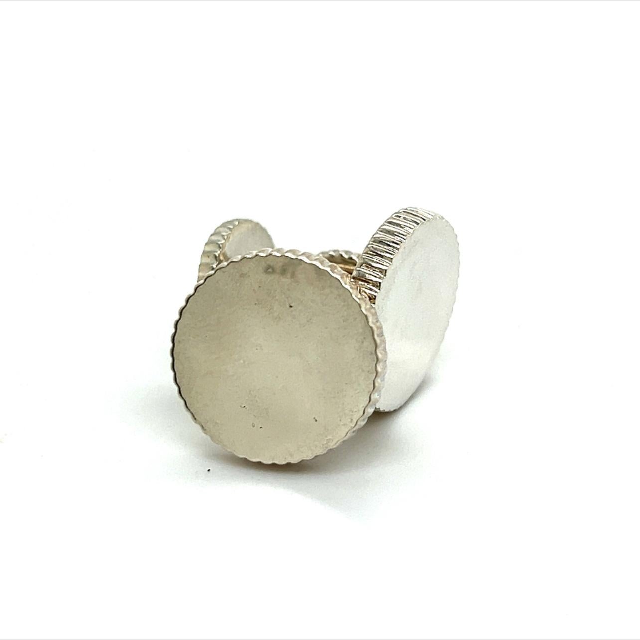 Tiffany & Co Estate Ridged Cufflinks Sterling Silver TIF293

These elegant Authentic Tiffany & Co Men's Cufflinks are made of sterling silver and have a weight of 17 grams.

TRUSTED SELLER SINCE 2002

PLEASE SEE OUR HUNDREDS OF POSITIVE FEEDBACKS