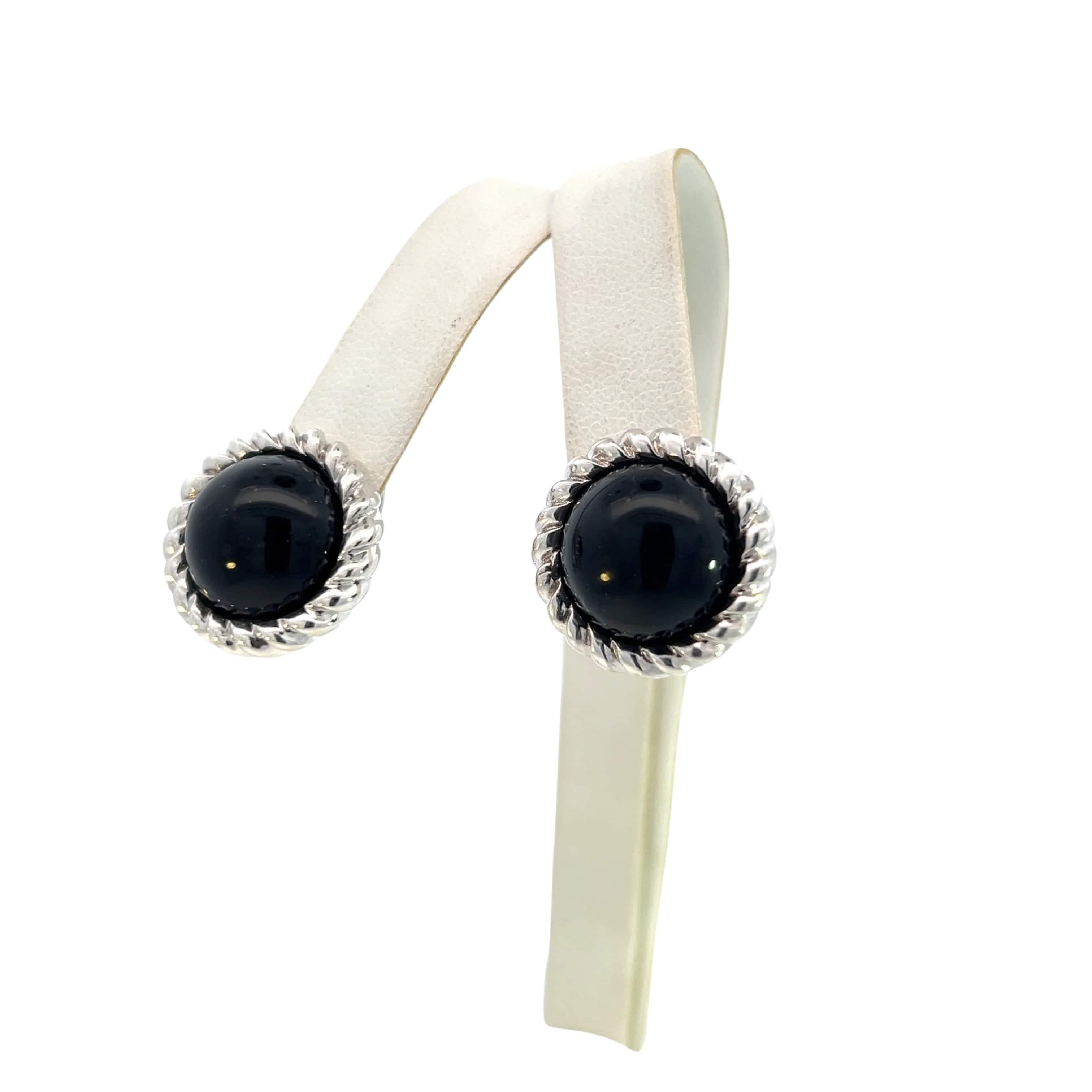 Authentic Tiffany & Co Estate Round Onyx Clip-on Earrings Sterling Silver 11.8 Grams TIF562

These elegant Authentic Tiffany & Co Earrings are made of sterling silver and have a weight of 11.8 grams.

TRUSTED SELLER SINCE 2002

PLEASE SEE OUR
