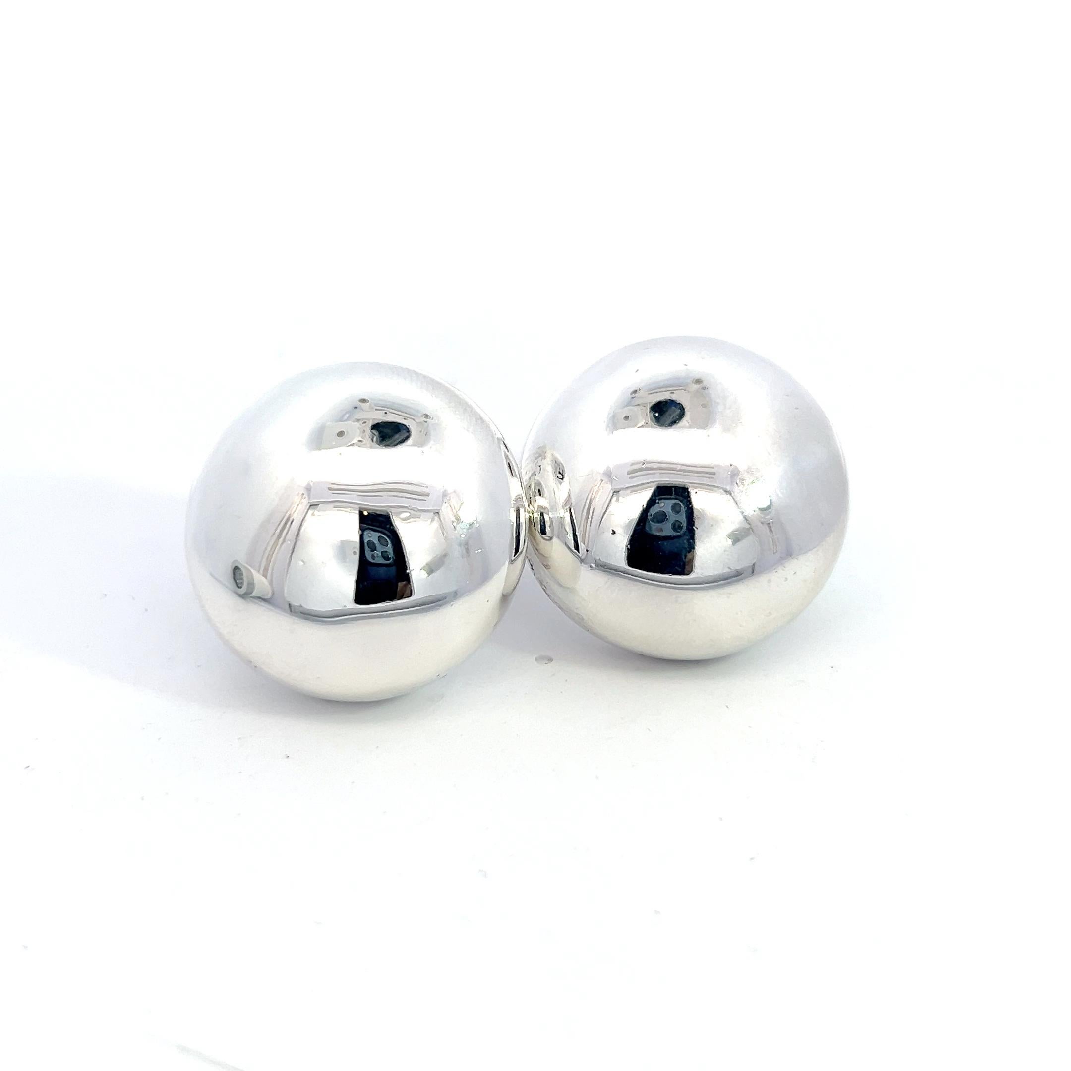 Women's Tiffany & Co Estate Round Puffed Clip on Earrings Sterling Silver For Sale