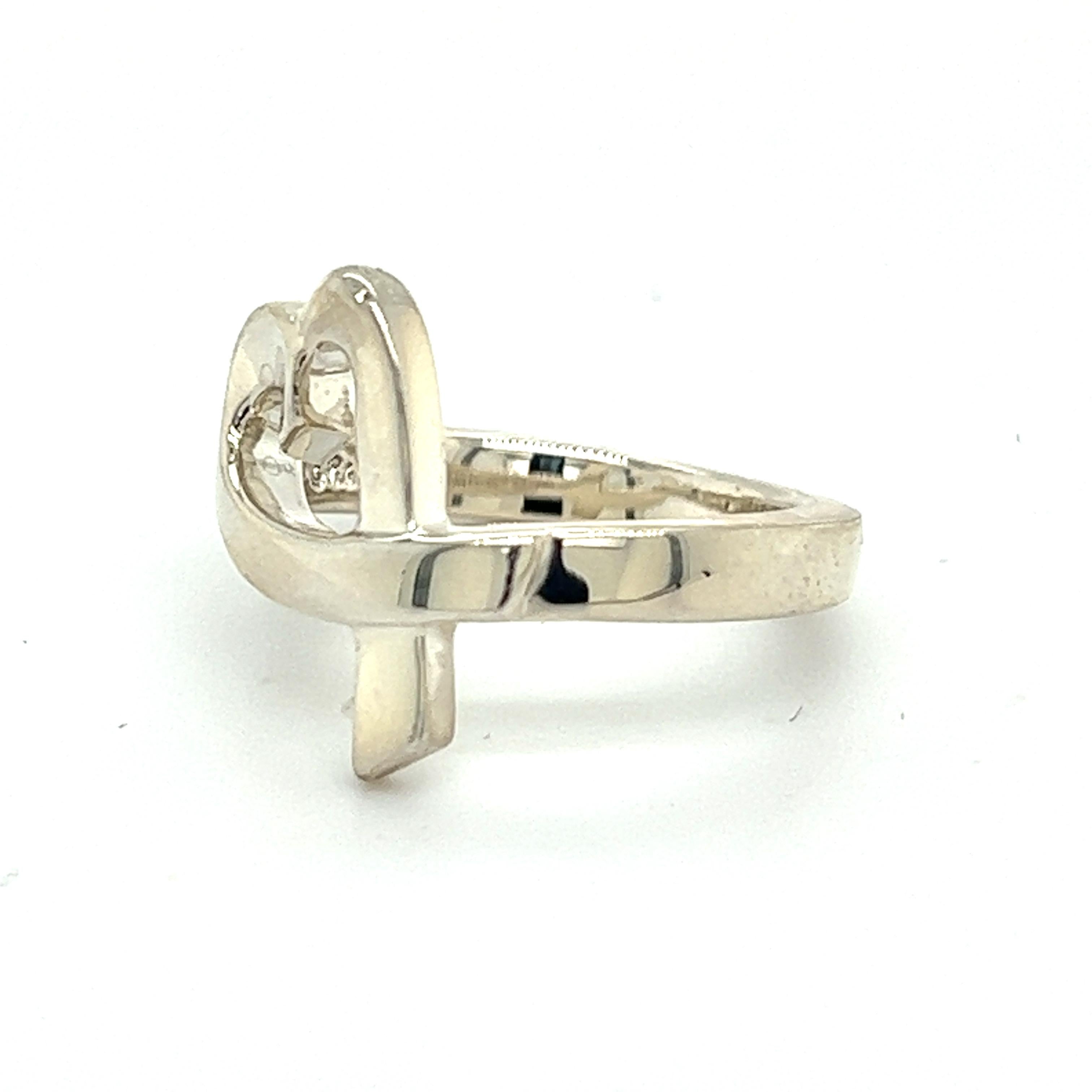 Tiffany & Co Estate Single Loving Heart Ring 6.75 Silver  In Good Condition For Sale In Brooklyn, NY