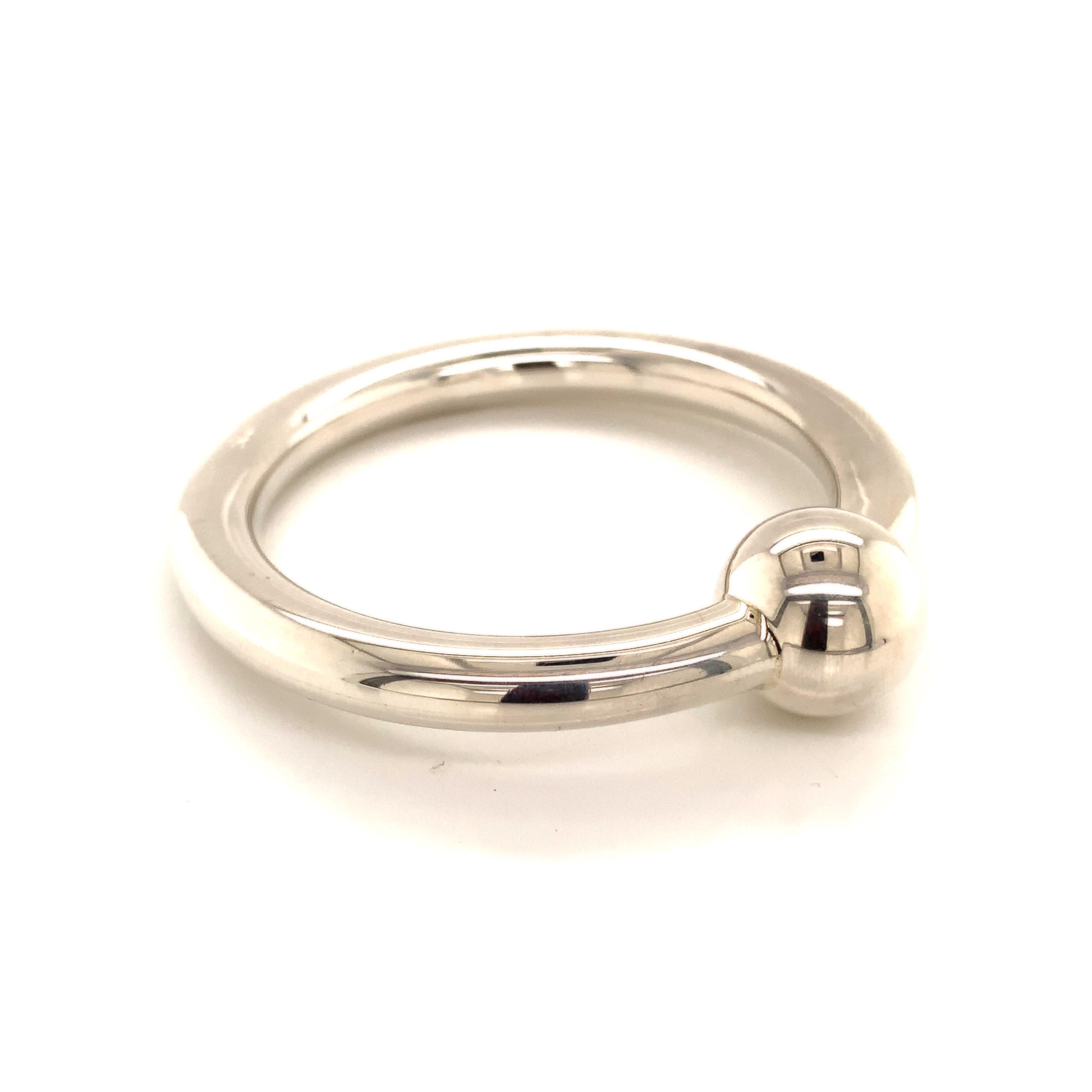 Tiffany & Co Estate Hochet en Argent Sterling 17.6 Grammes TIF169

Veuillez regarder la vidéo jointe à cet article. Grâce à la vidéo, vous pouvez voir le mouvement de l'objet et mieux apprécier les facettes et les détails.

VENDEUR DE CONFIANCE