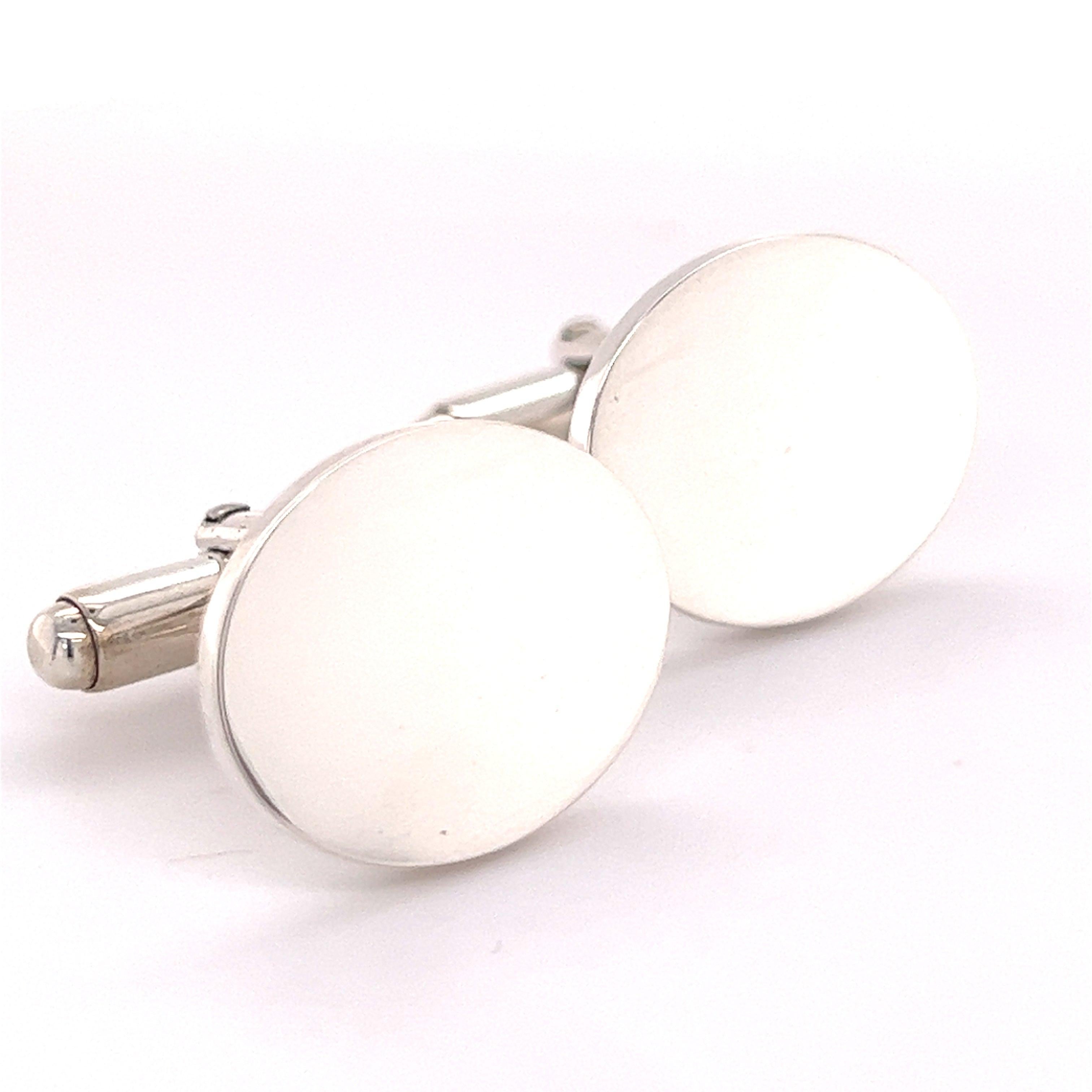 Tiffany & Co Estate Sterling Silver Cufflinks 12 Grams TIF699
Newly polished and looks wonderful! 
Ready to be engraved! 

TRUSTED SELLER SINCE 2002

PLEASE SEE OUR HUNDREDS OF POSITIVE FEEDBACKS FROM OUR CLIENTS!!

FREE SHIPPING

DETAILS
Metal: