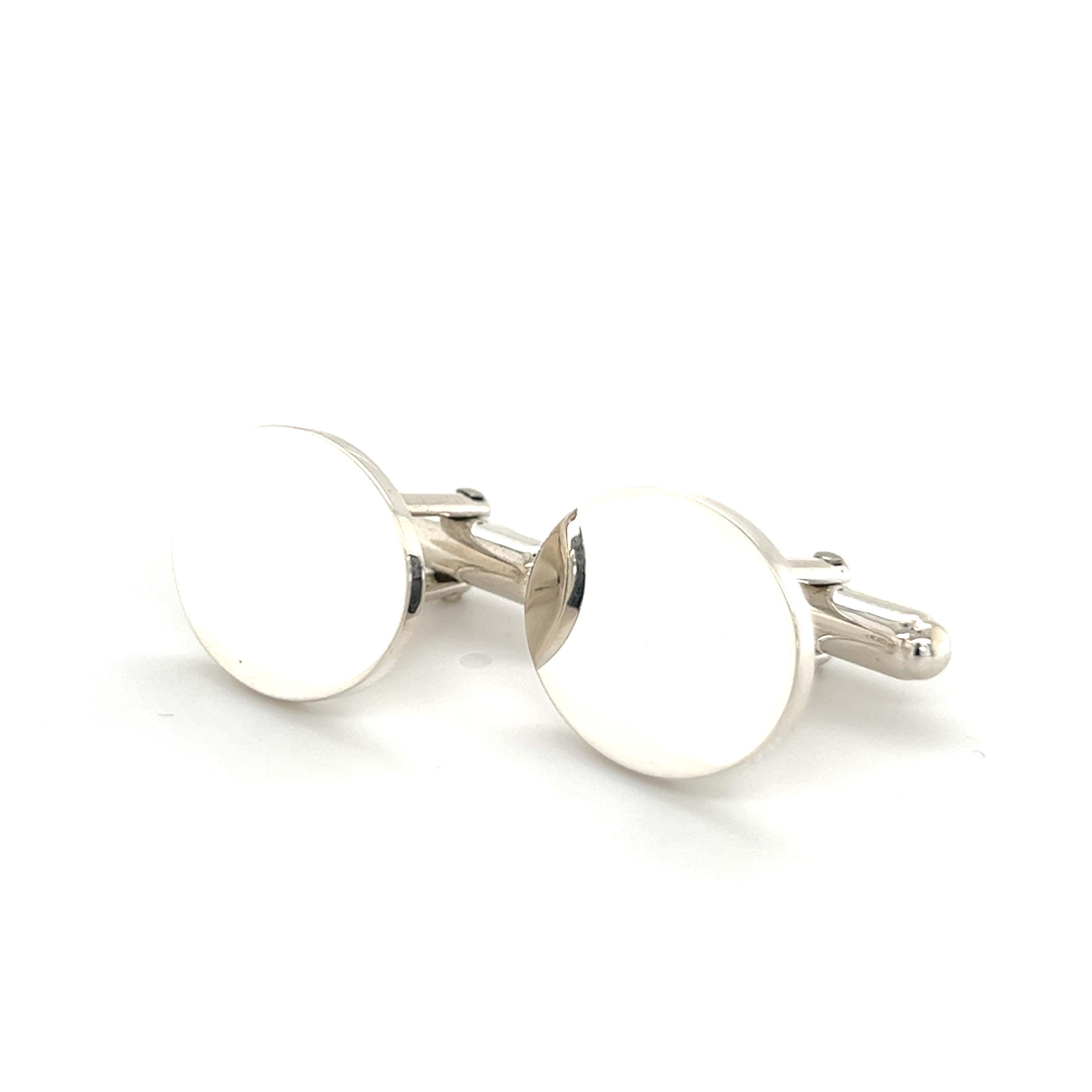 Tiffany & Co Estate Sterling Silver Cufflinks 12 Grams TIF253

TRUSTED SELLER SINCE 2002

PLEASE SEE OUR HUNDREDS OF POSITIVE FEEDBACKS FROM OUR CLIENTS!!

FREE SHIPPING

DETAILS
Metal: Sterling Silver
Weight: 12 Grams

These Authentic Tiffany & Co.