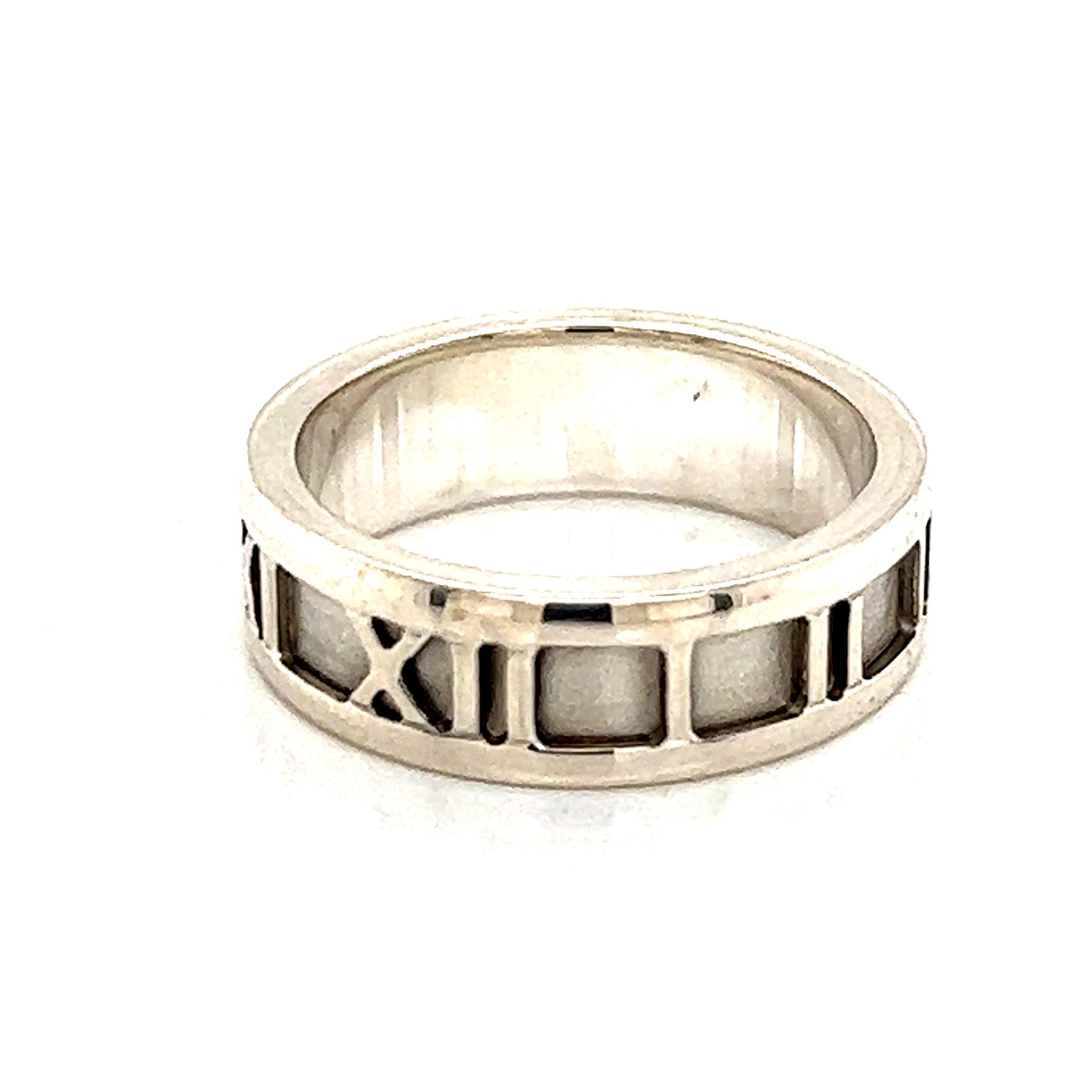 Tiffany & Co. Estate Sterling Silver Ring, 4.9 Grams In Good Condition For Sale In Brooklyn, NY