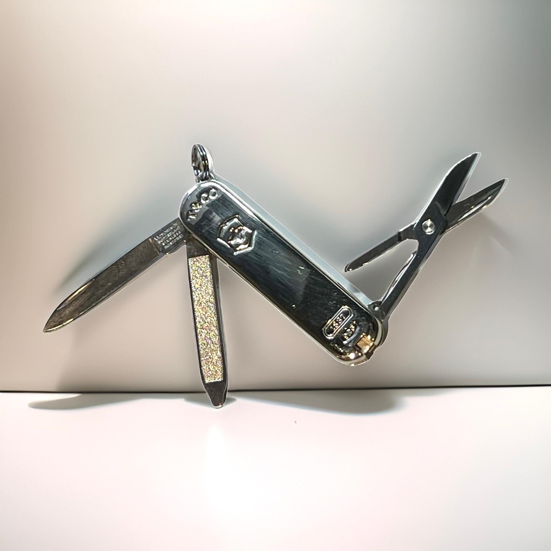 Tiffany & Co Estate Swiss Army Pocket Knife Silver en vente 7