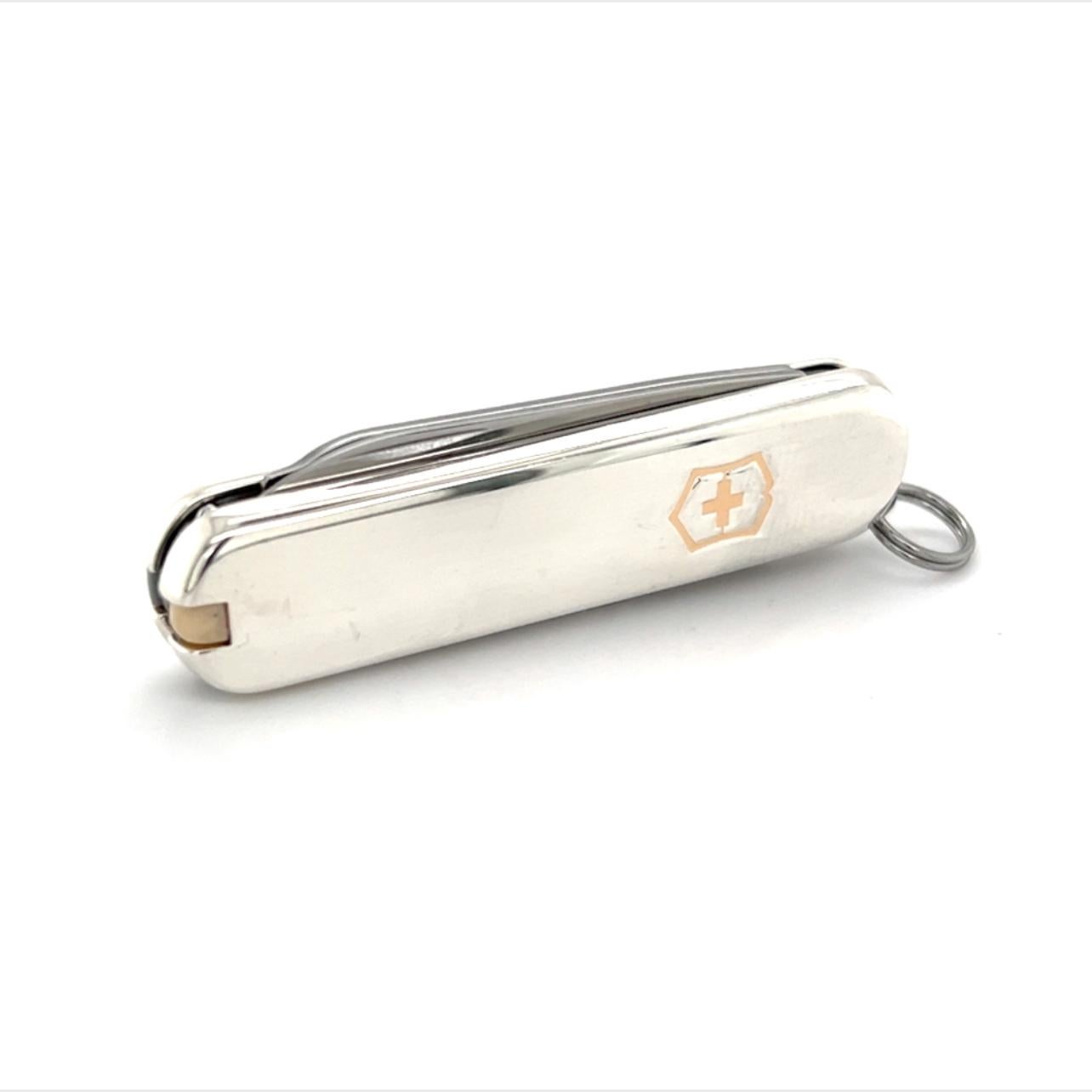Tiffany & Co Estate Swiss Army Victorinox Knife 18k Gold Sterling Silver TIF244

This elegant Authentic Tiffany & Co pocket knife is made of sterling silver & 18k yellow gold and has a weight of 45.2 Grams.

TRUSTED SELLER SINCE 2002

PLEASE SEE OUR