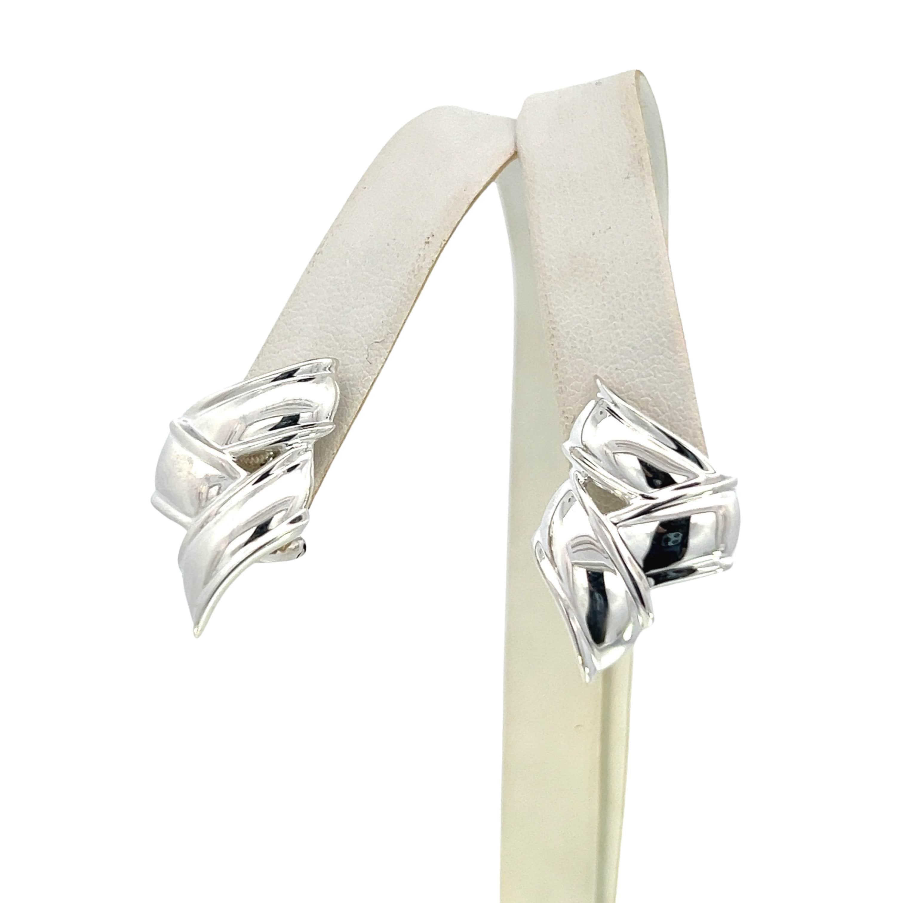 Tiffany & Co. Estate Three Ribbon Clip-on Ohrringe Sterling Silber im Zustand „Gut“ in Brooklyn, NY