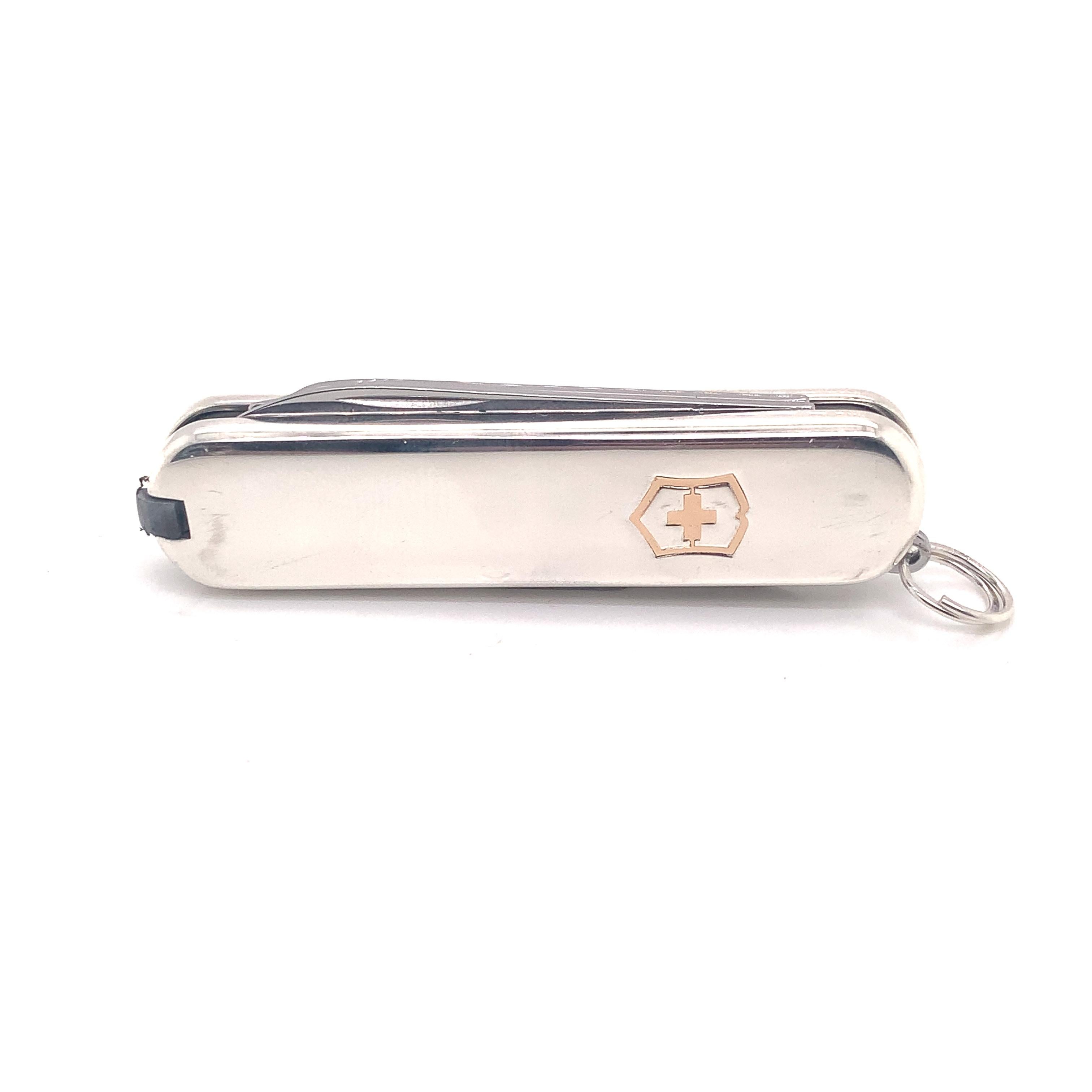Tiffany & Co Victorinox Swiss Army Pocket Knife Silver 18k Gold 43.9 Grams TIF60

This elegant Authentic Tiffany & Co pocket knife is made of sterling silver & 18k yellow gold and has a weight of 43.9 Grams.

TRUSTED SELLER SINCE 2002

PLEASE SEE