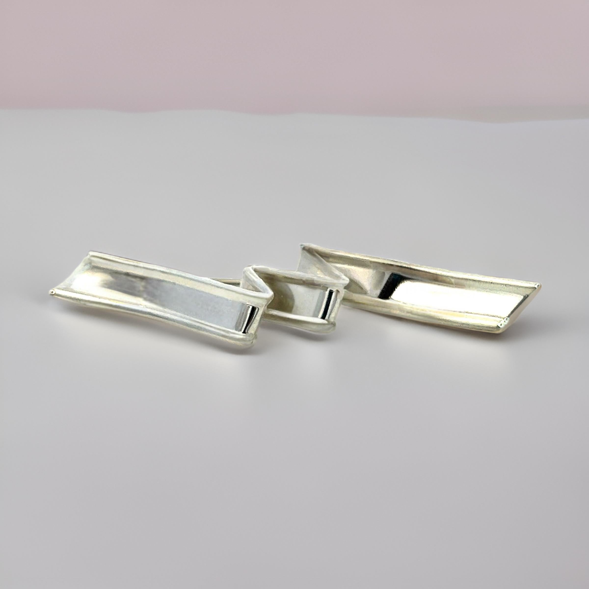 Tiffany & Co. Estate Wave Brosche Sterling Silber 5 Gramm im Zustand „Gut“ im Angebot in Brooklyn, NY