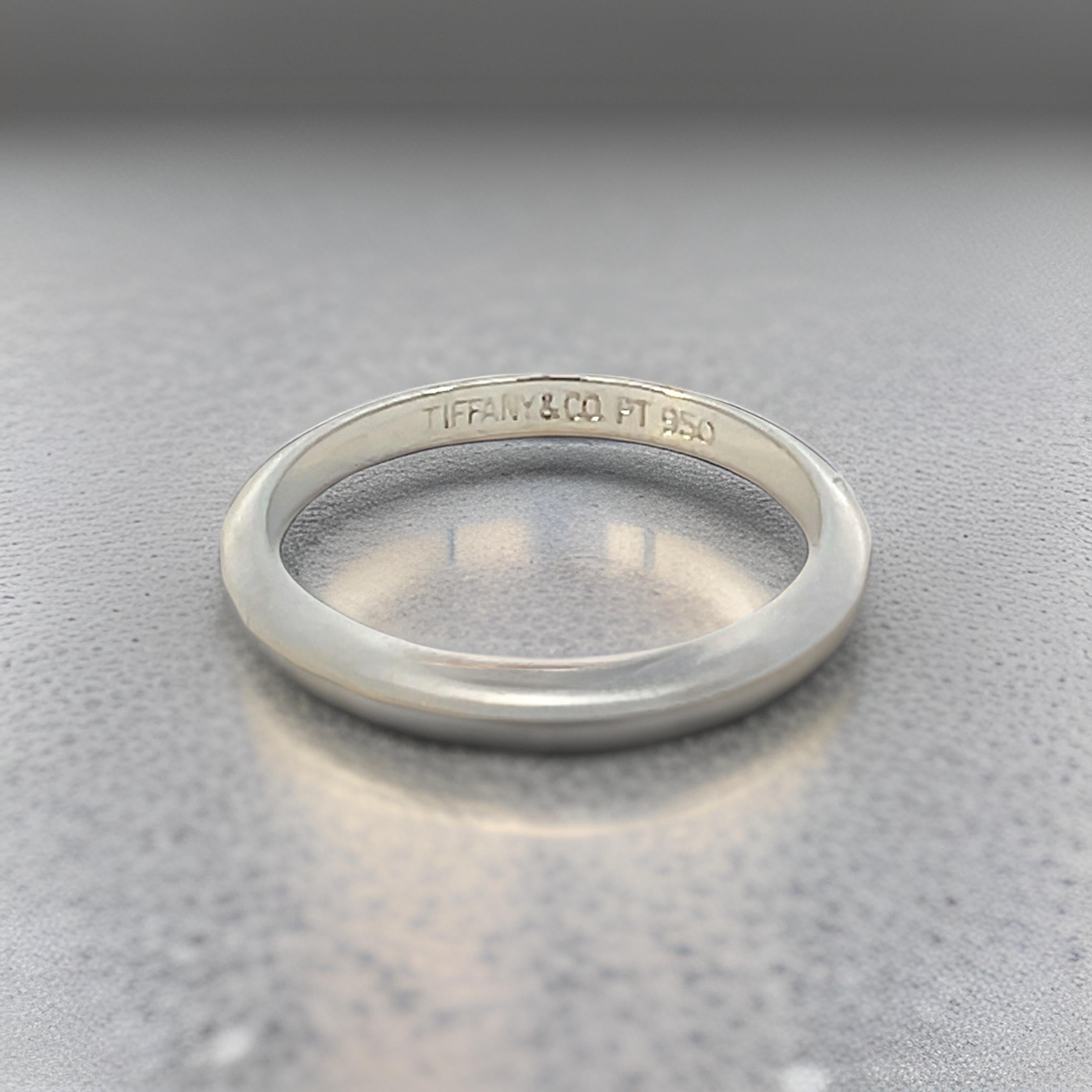 Tiffany & Co Nachlass-Ehering aus Platin, 2 mm dick Damen im Angebot