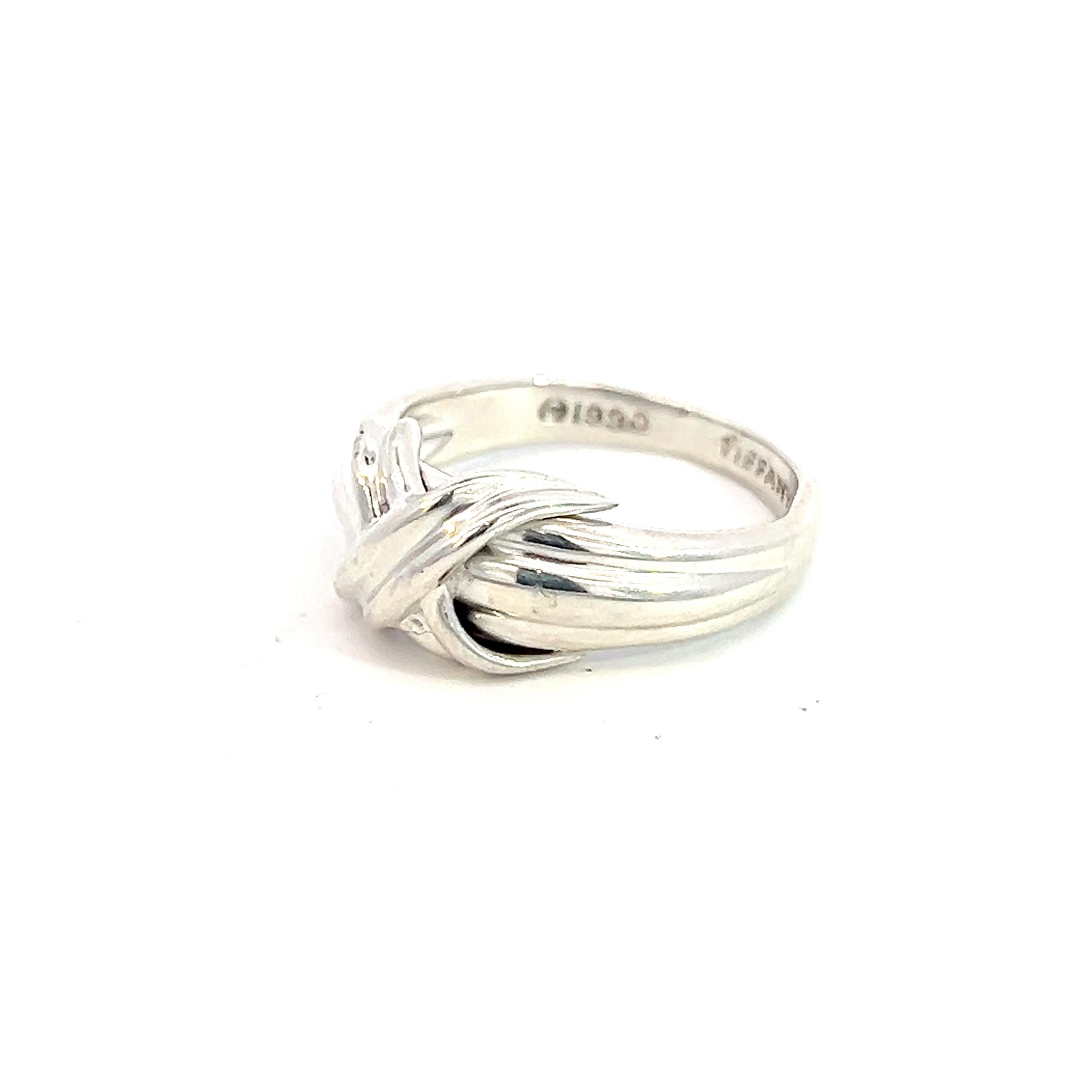 Tiffany & Co Estate X Signature Ring 7 Sterling Silver  In Good Condition For Sale In Brooklyn, NY