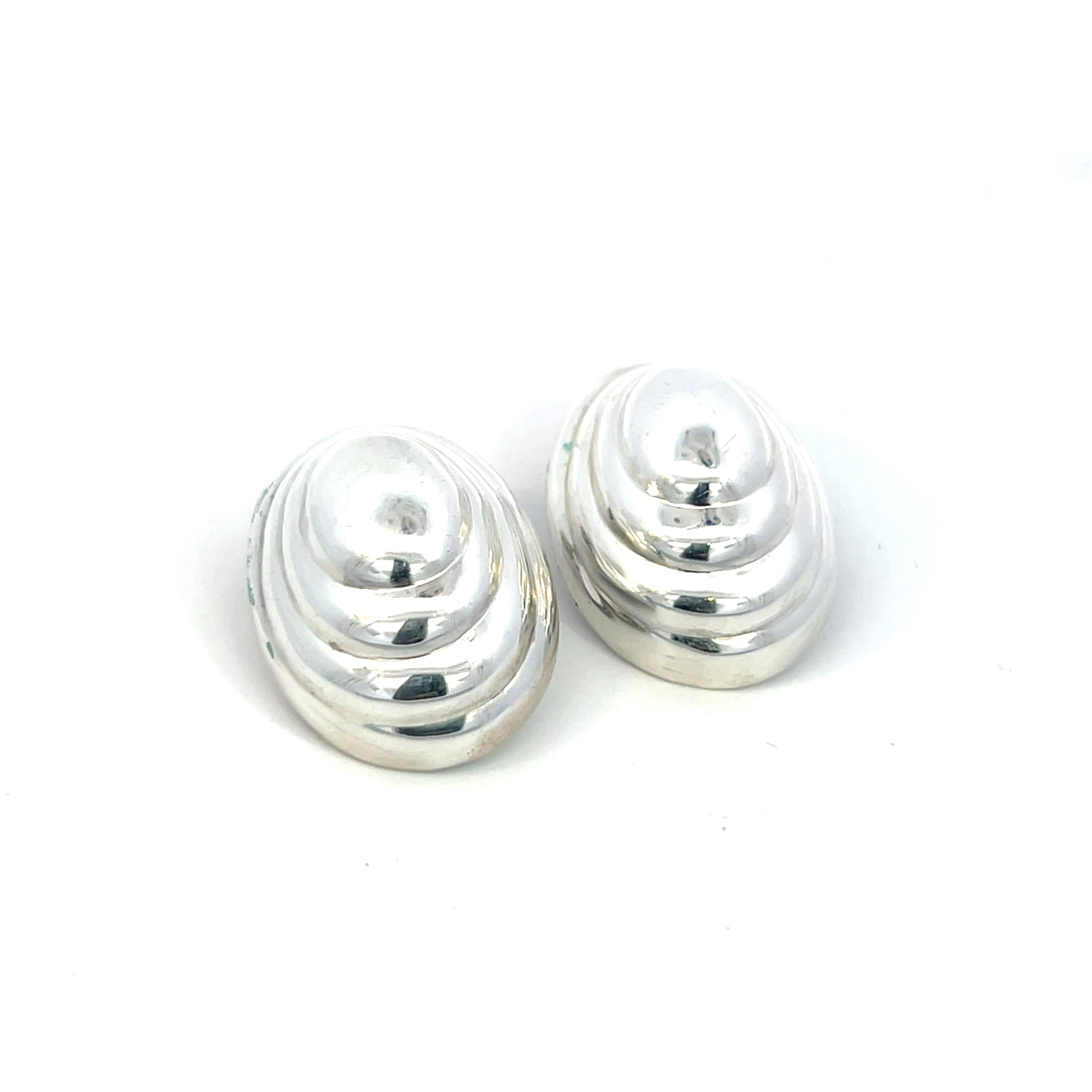 Authentic Tiffany & Co Estate XL Puffed Clip-on Earrings Sterling Silver TIF738

TRUSTED SELLER SINCE 2002

PLEASE SEE OUR HUNDREDS OF POSITIVE FEEDBACKS FROM OUR CLIENTS!!

FREE SHIPPING
Style: XL Puffed Clip-on Earrings
Material: Sterling