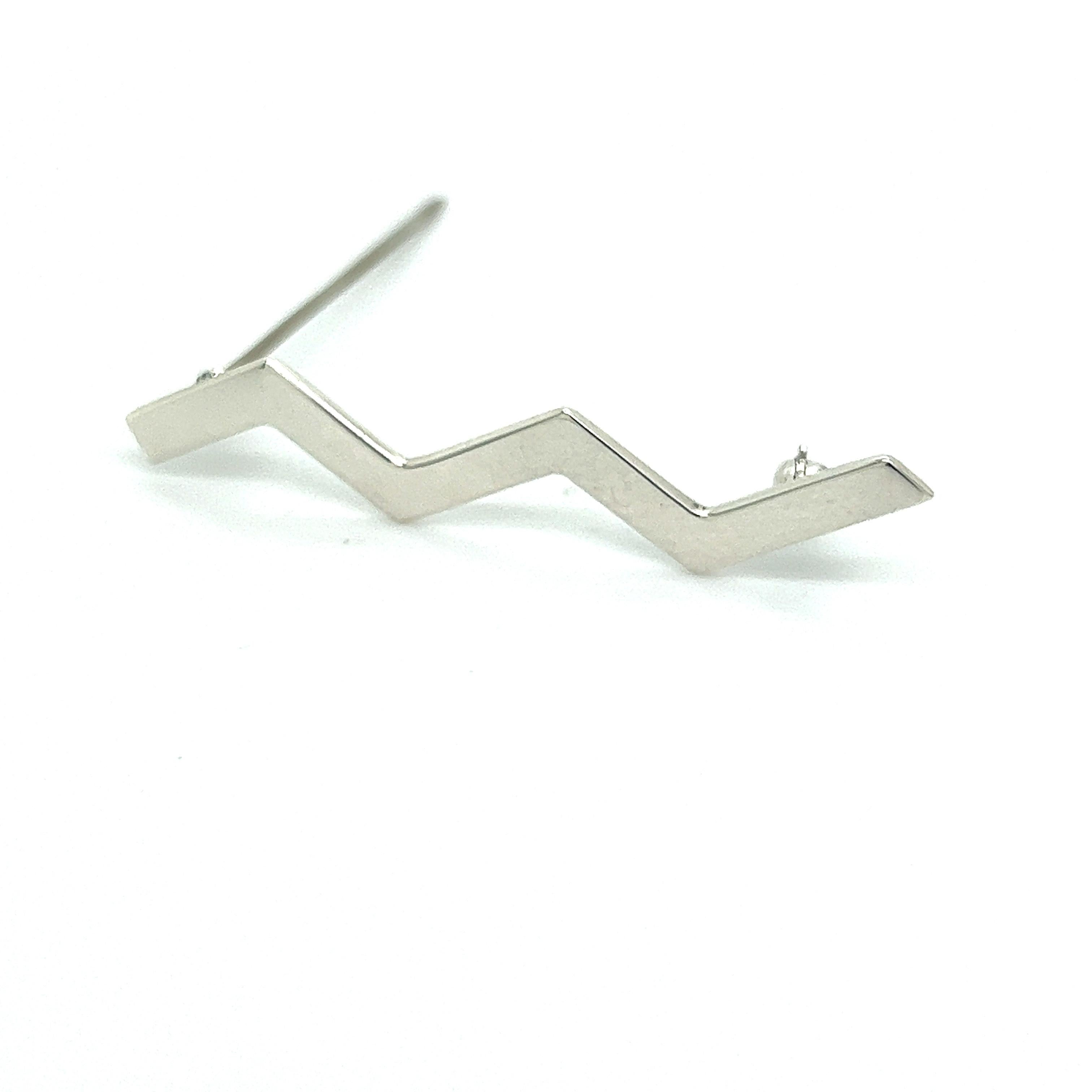 Tiffany & Co Estate Zigzag Wave Brooch Pin Sterling Silver By Paloma Picasso  In Good Condition For Sale In Brooklyn, NY
