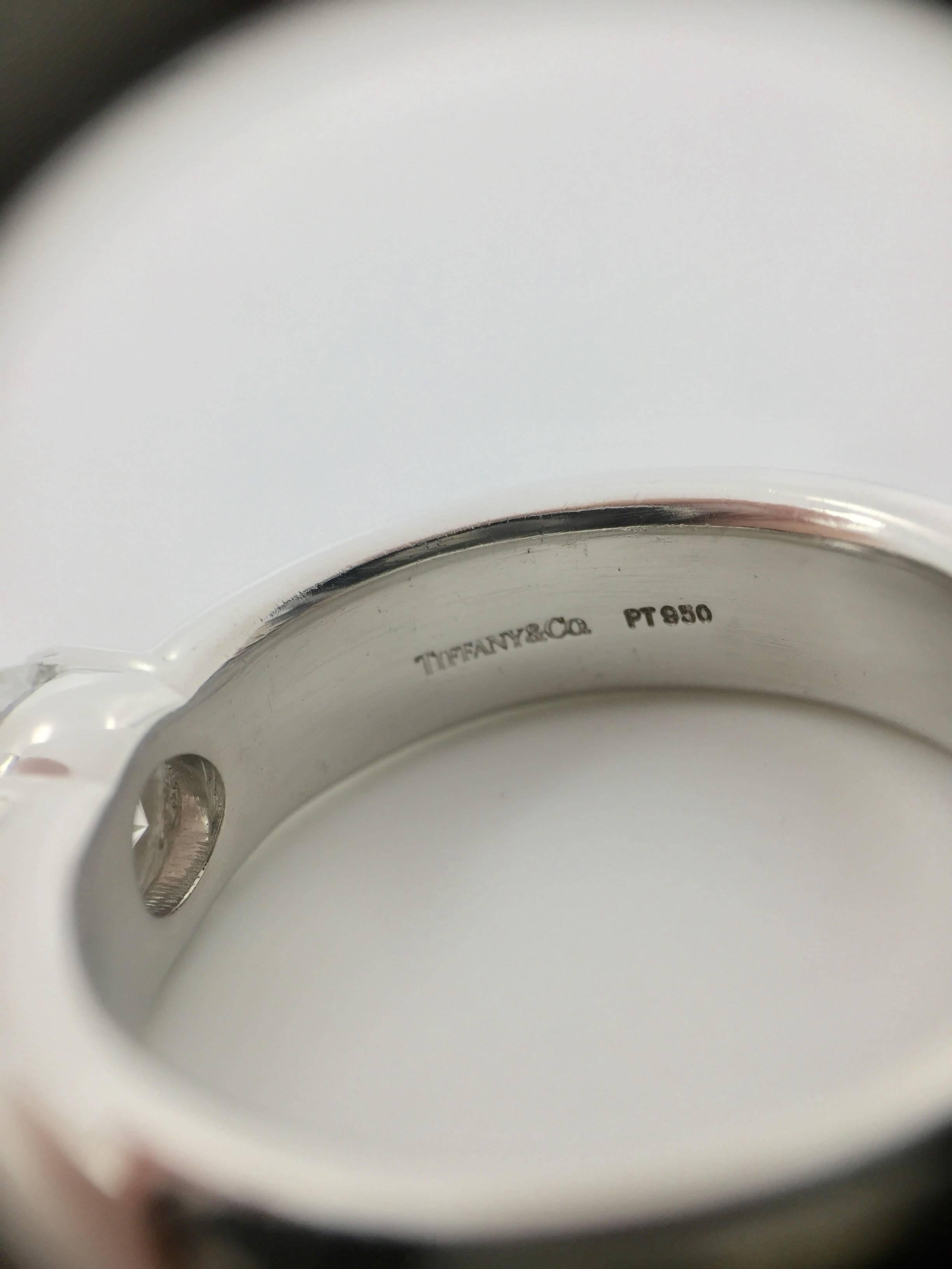 Modern Tiffany & Co. Etoile 1.12 Carat Round Diamond Solid Platinum Solitaire Ring