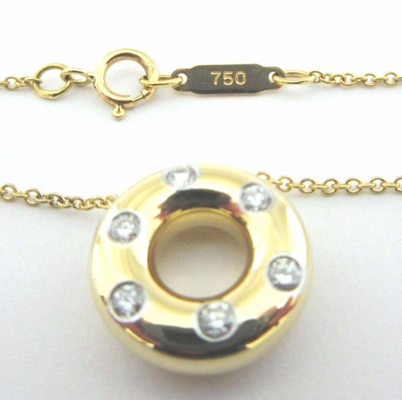 TIFFANY & Co. Etoile 18K Gold Diamond Circle Pendant Necklace For Sale 3