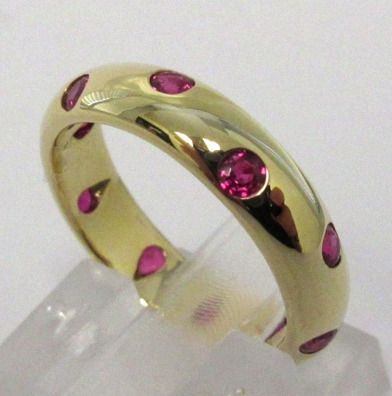Round Cut TIFFANY & Co. Etoile 18K Gold Ruby Band Ring 4.5 For Sale