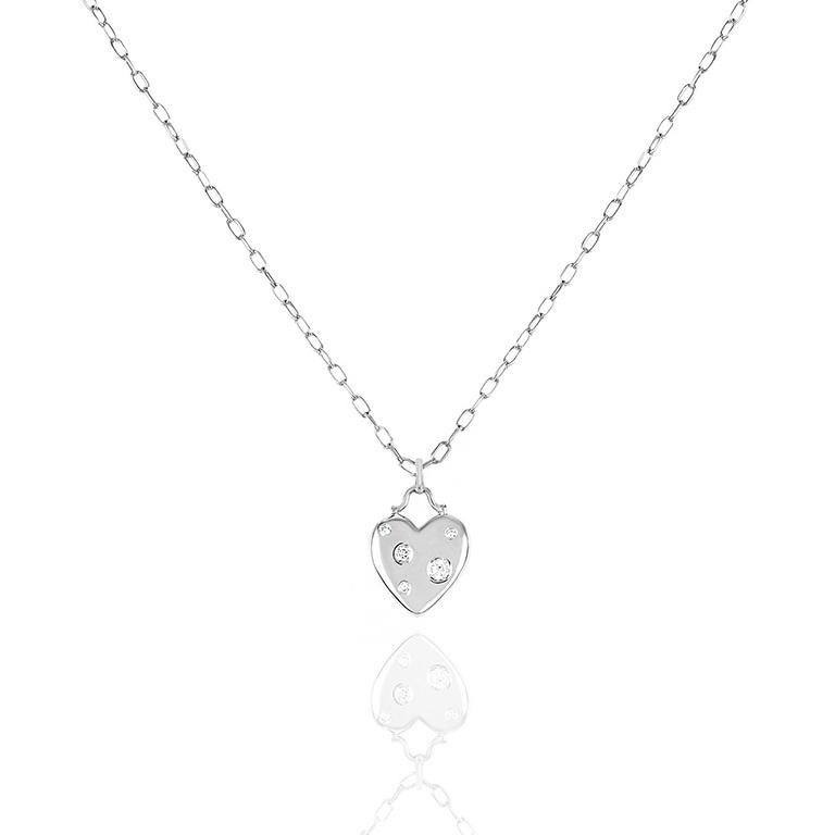 TIFFANY & Co. Etoile Collier pendentif coeur en or blanc 18K à 5 diamants Excellent état - En vente �à Los Angeles, CA
