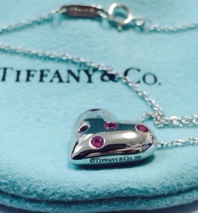 TIFFANY & Co. Etoile 18K White Gold Pink Sapphire Heart Pendant Necklace For Sale 3