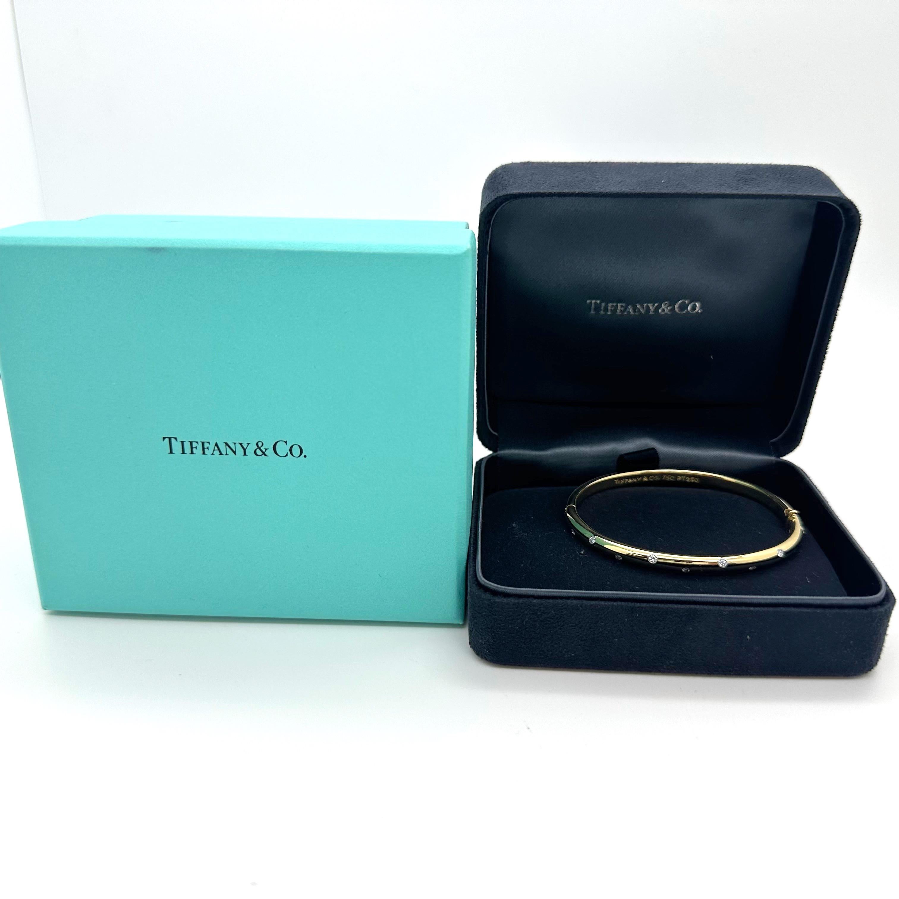 Tiffany & Co. ETOILE Diamant-Armreif
Stil:   Armreif-Armband
Metall:   18K Gelbgold. 32,2 Gramm
Größe:  6,5 