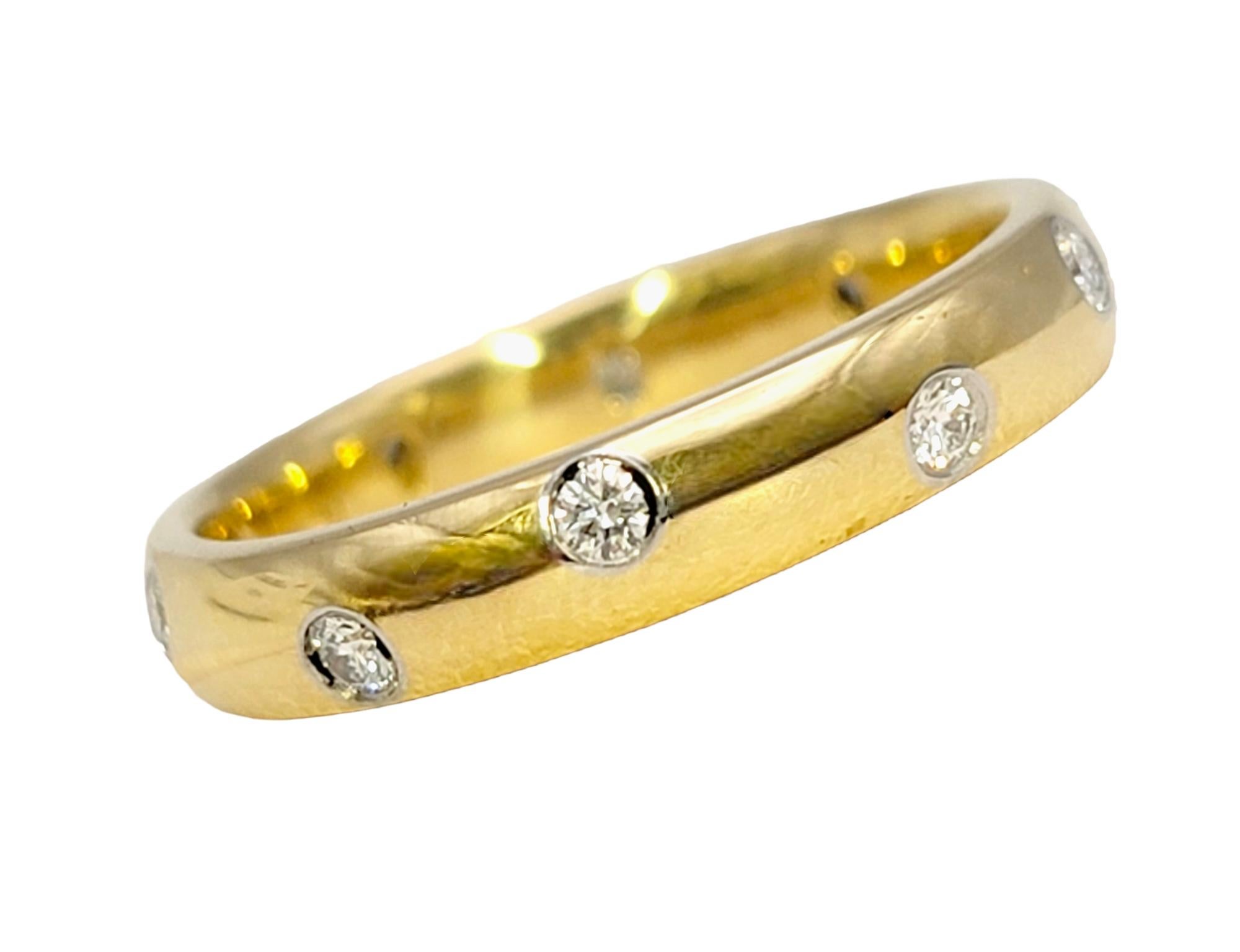 round 22 carat gold wedding band