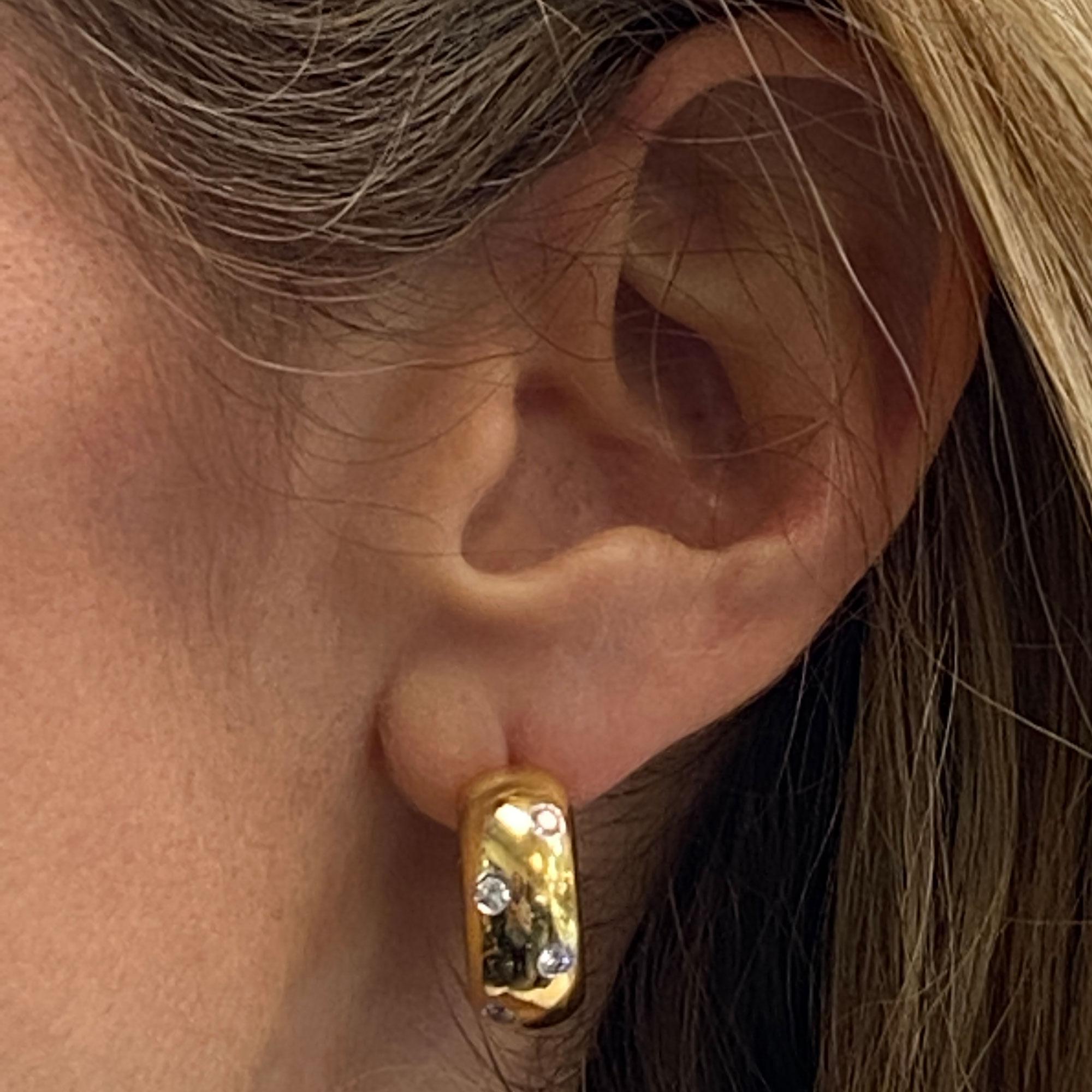 Round Cut Tiffany & Co. Etoile Diamond 18 Karat Yellow Gold Huggie Hoop Earrings