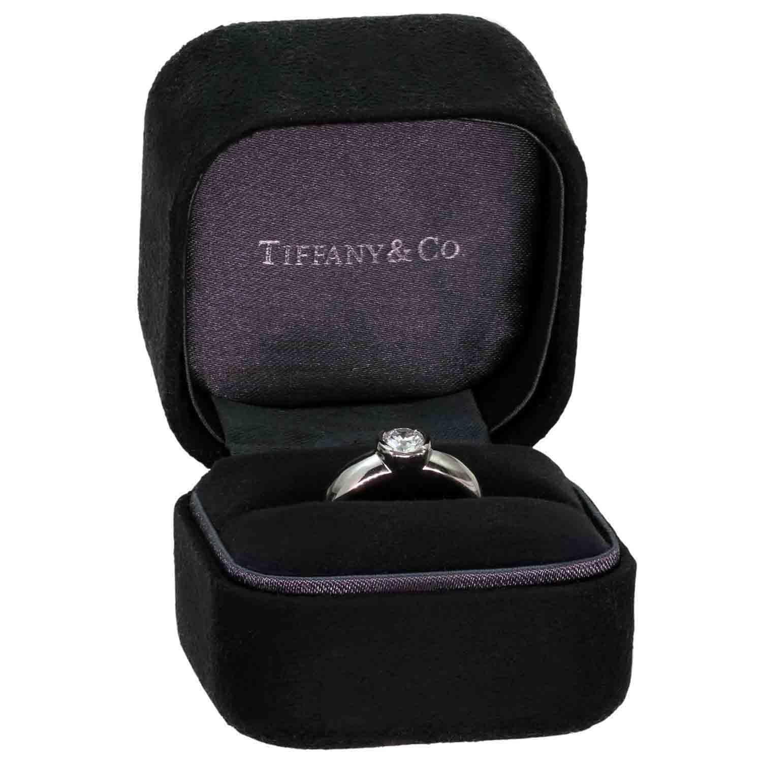 Tiffany & Co. Etoile Bague de fiançailles en platine avec diamant 0,54 TCW E VVS2, boîte et papiers d'origine en vente 3